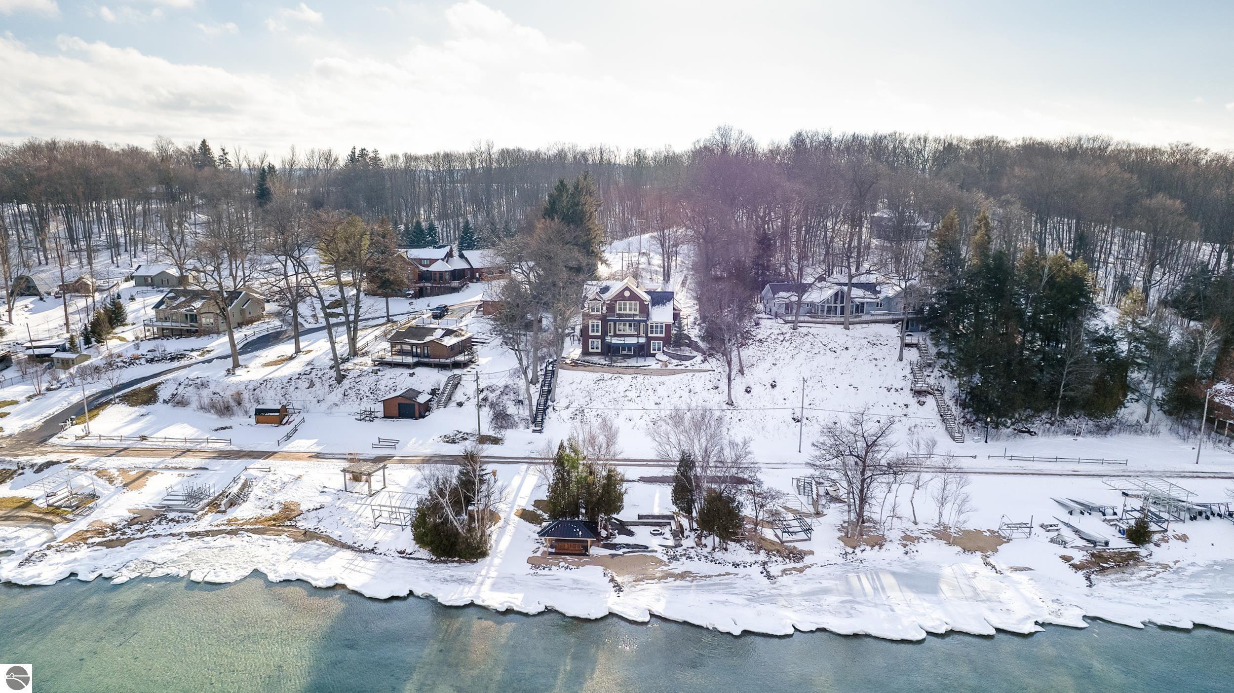 Beulah, Michigan, 49617, United States, 5 Bedrooms Bedrooms, ,3 BathroomsBathrooms,Residential,For Sale,1997758