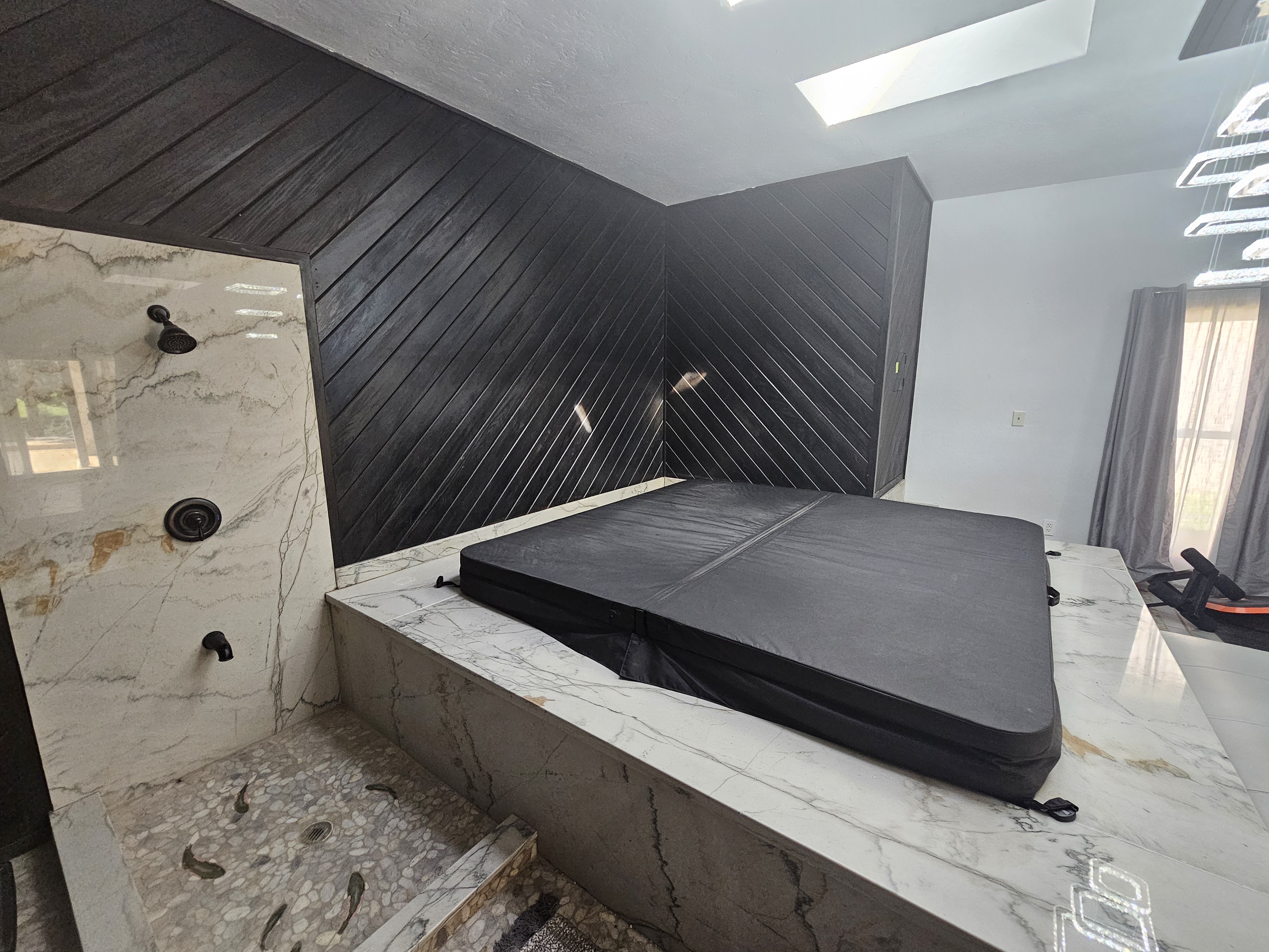 Carlsbad, New Mexico, 88220, United States, 5 Bedrooms Bedrooms, ,5 BathroomsBathrooms,Residential,For Sale,1984272