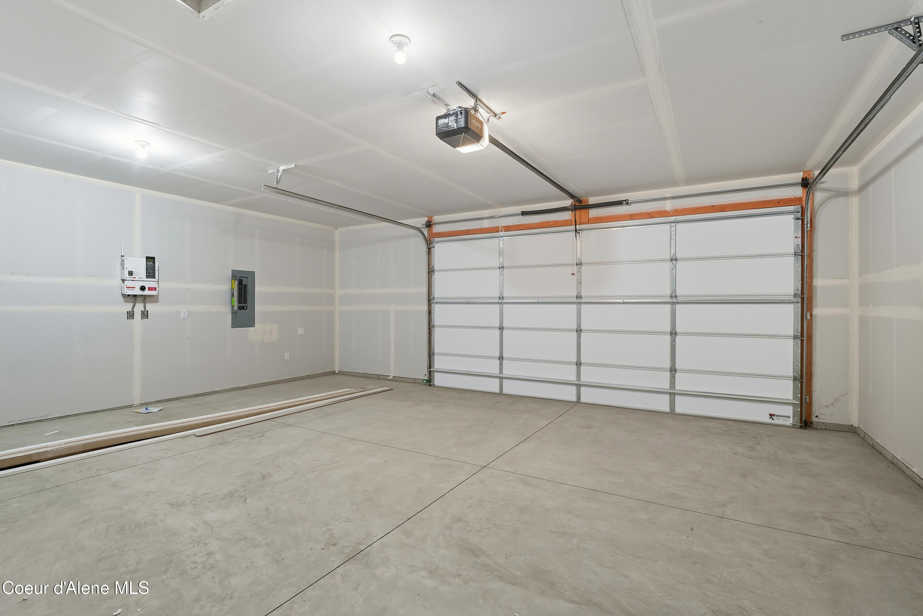 Coeur D'alene, Idaho, 83815, United States, 3 Bedrooms Bedrooms, ,Residential,For Sale,1957513