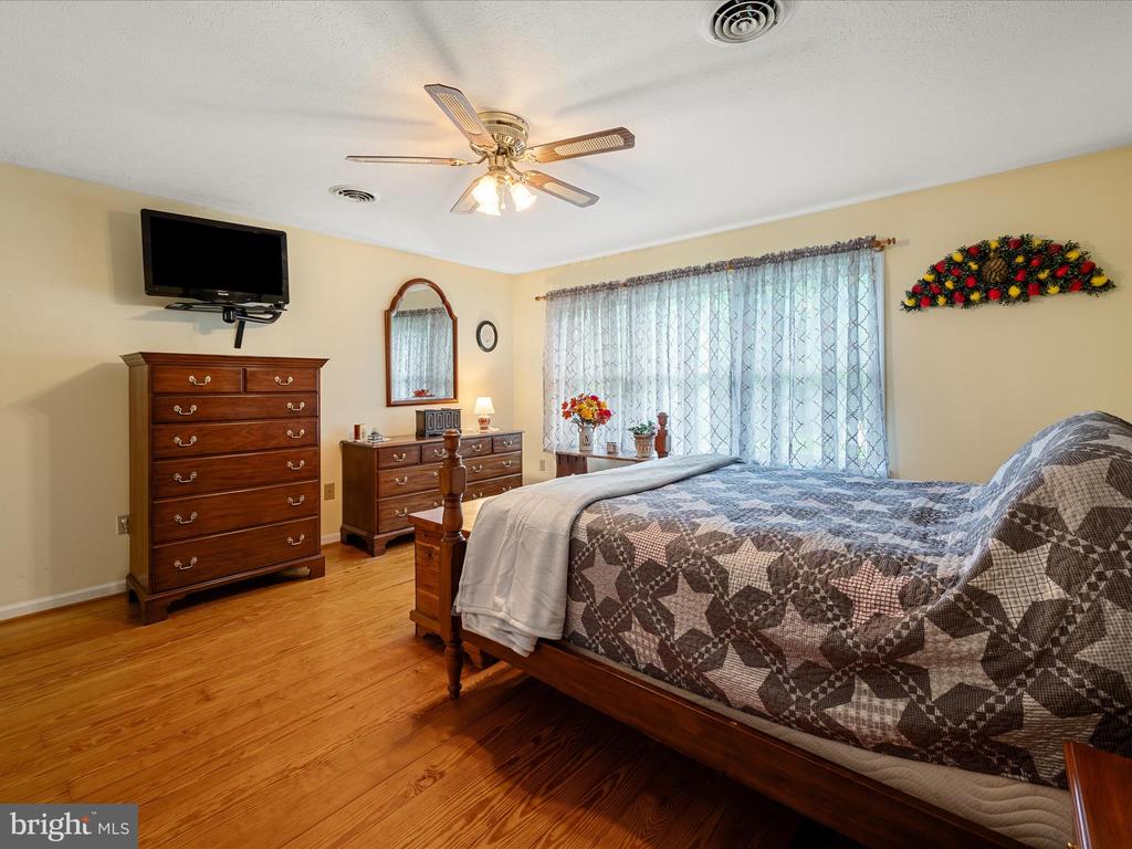 Winchester, Virginia, 22603, United States, 3 Bedrooms Bedrooms, ,3 BathroomsBathrooms,Residential,For Sale,1974619