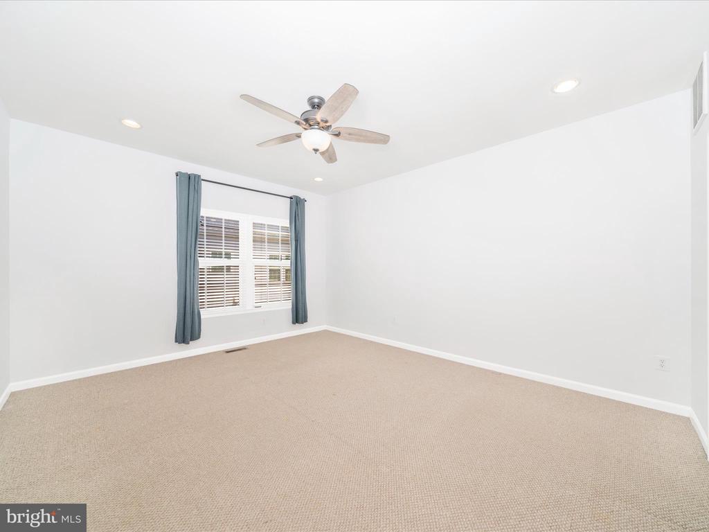 Greenbelt, Maryland, 20770, United States, 3 Bedrooms Bedrooms, ,4 BathroomsBathrooms,Residential,For Sale,2001496