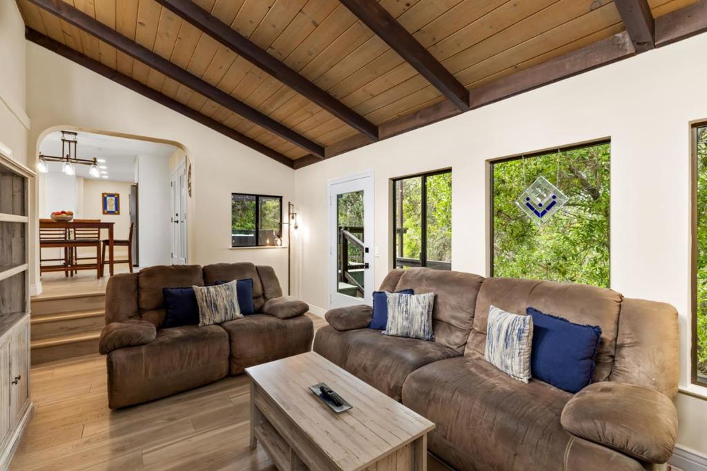 Monterey, California, 93940, United States, 3 Bedrooms Bedrooms, ,2 BathroomsBathrooms,Residential,For Sale,1975715