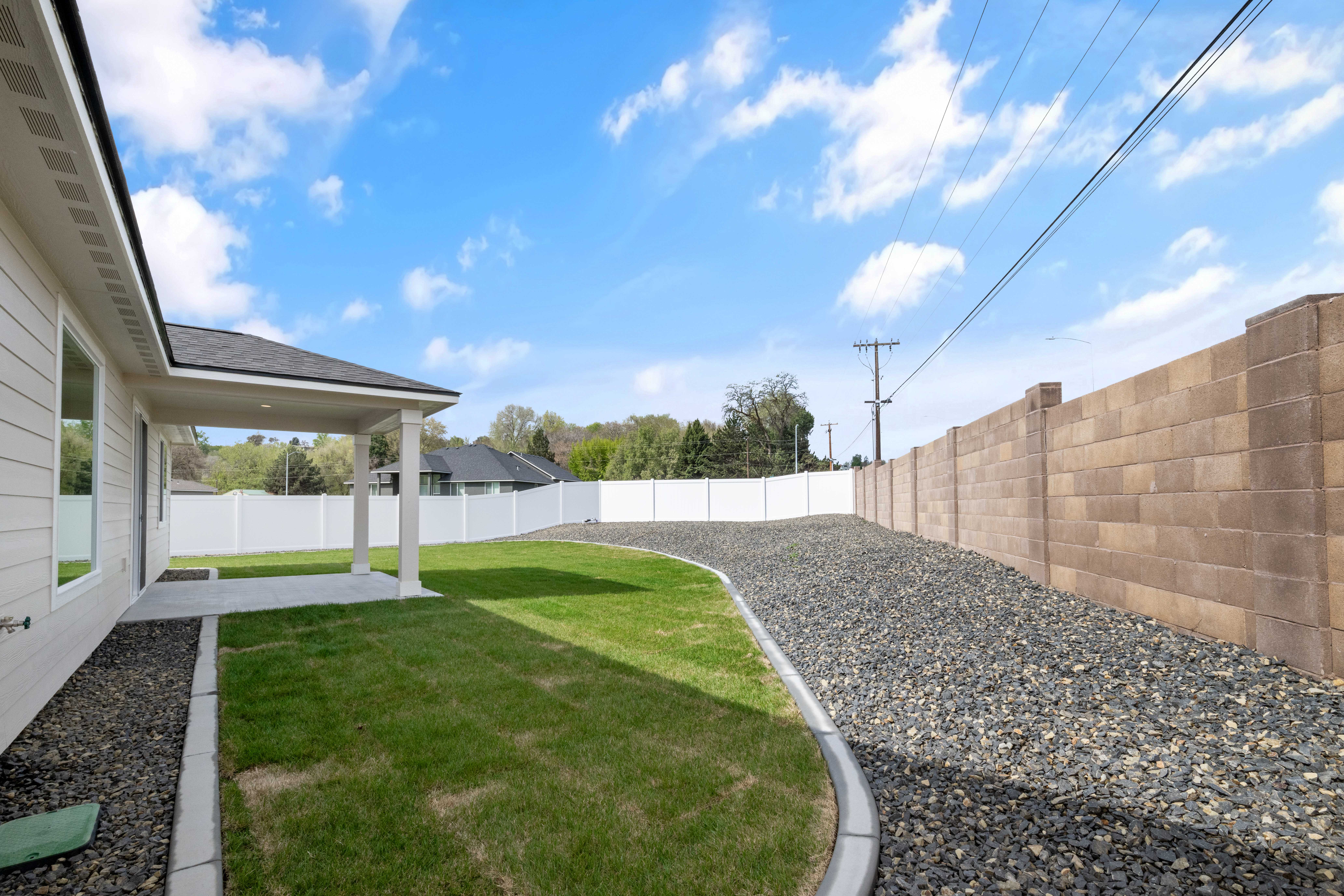  CORNER LOT - 物件實景