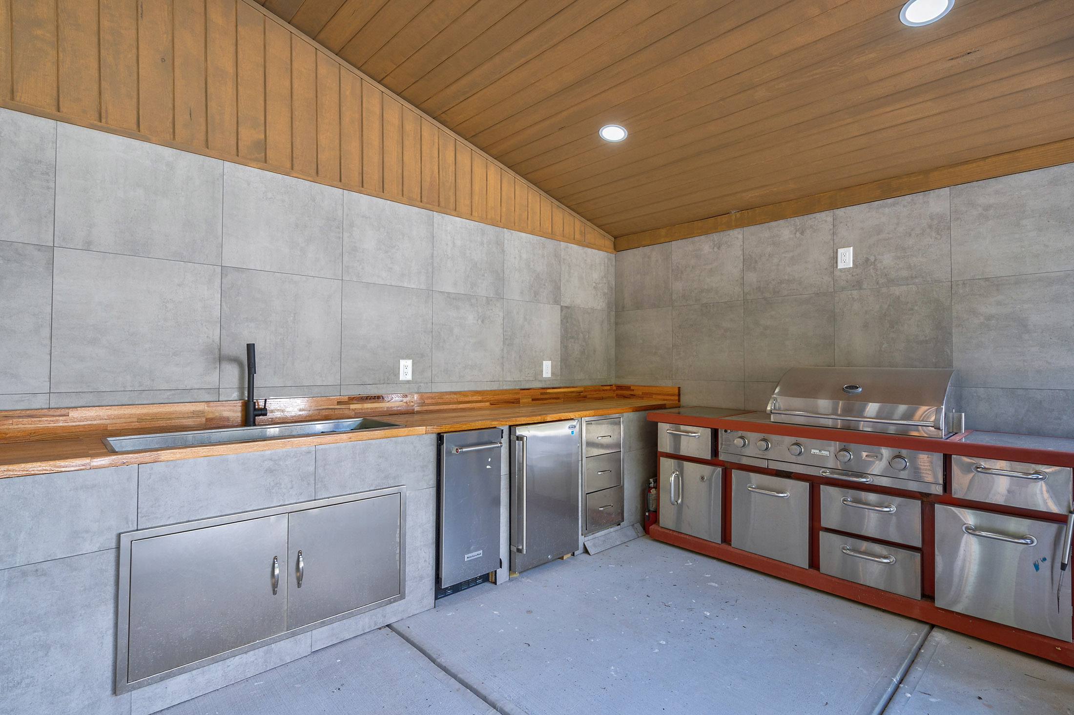  Fully Renovated Estate Blends Luxury, Flexibility & Resort-Style Living - 物件實景