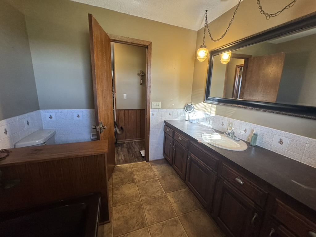 Pierce City, Missouri, 65723, United States, 2 Bedrooms Bedrooms, ,2 BathroomsBathrooms,Residential,For Sale,1987385