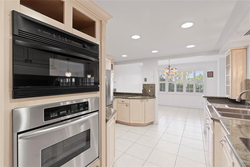 Lauderdale By The Sea, Florida, 33308, United States, 2 Bedrooms Bedrooms, ,2 BathroomsBathrooms,Residential,For Sale,1898422