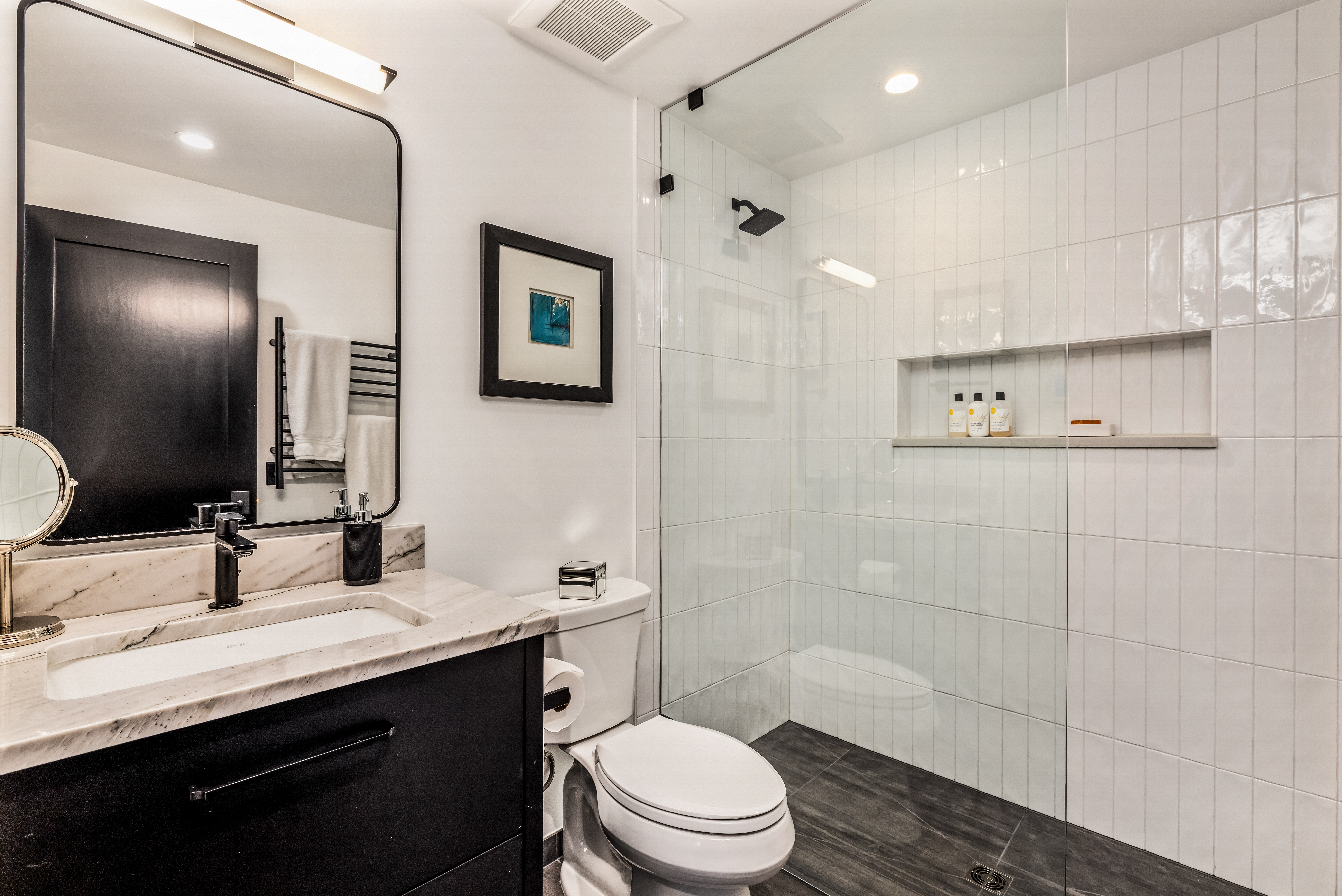  Captures sweeping views of Arrowhead and the surrounding mountain landscape. - 物件實景