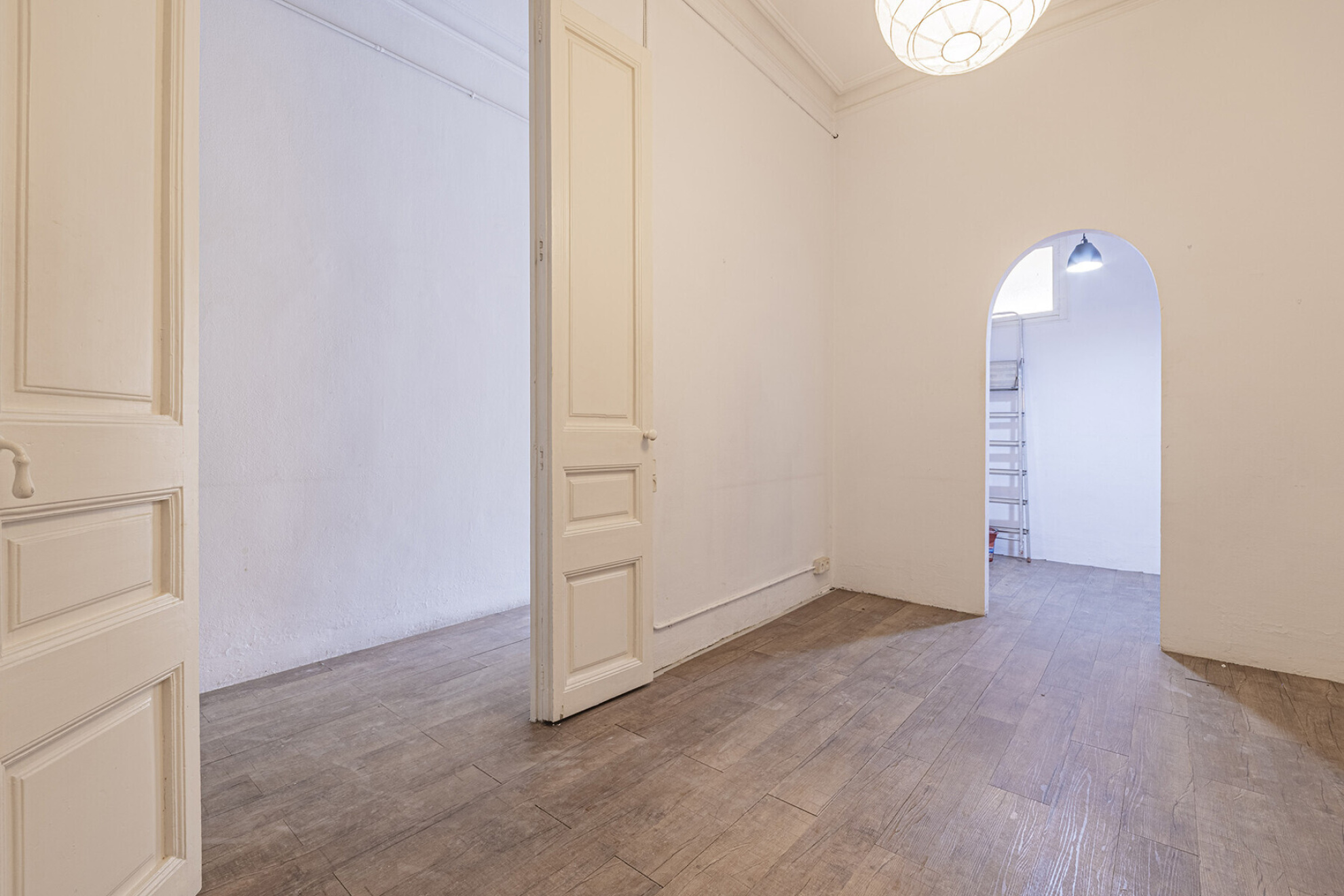  Historical apartment to renovate on prime location in Eixample - 物件實景
