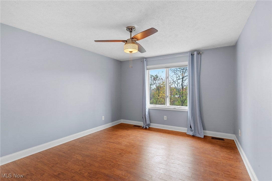 Chardon, Ohio, 44024, United States, 4 Bedrooms Bedrooms, ,5 BathroomsBathrooms,Residential,For Sale,1985731