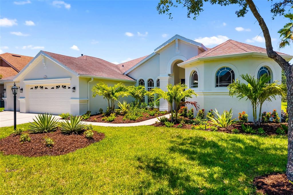 University Park, Florida, 34201, United States, 4 Bedrooms Bedrooms, ,4 BathroomsBathrooms,Residential,For Sale,1876189