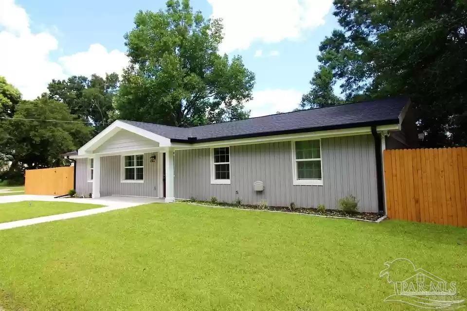 Pensacola, Florida, 32526, United States, 4 Bedrooms Bedrooms, ,3 BathroomsBathrooms,Residential,For Sale,1940063