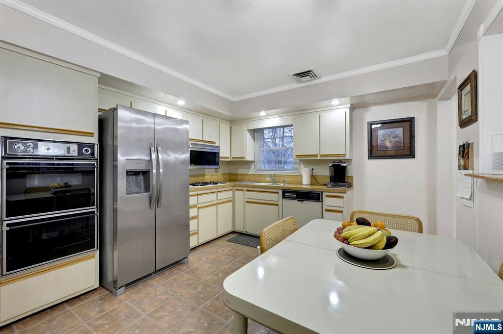 Twp of Washington, New Jersey, 07676, United States, 4 Bedrooms Bedrooms, ,3 BathroomsBathrooms,Residential,For Sale,2001896