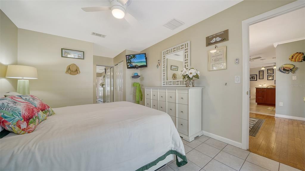 Sarasota, Florida, 34231, United States, 3 Bedrooms Bedrooms, ,2 BathroomsBathrooms,Residential,For Sale,1883466