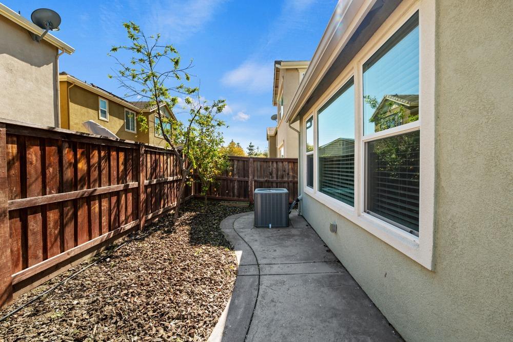 Woodland, California, 95776, United States, 4 Bedrooms Bedrooms, ,3 BathroomsBathrooms,Residential,For Sale,1939762