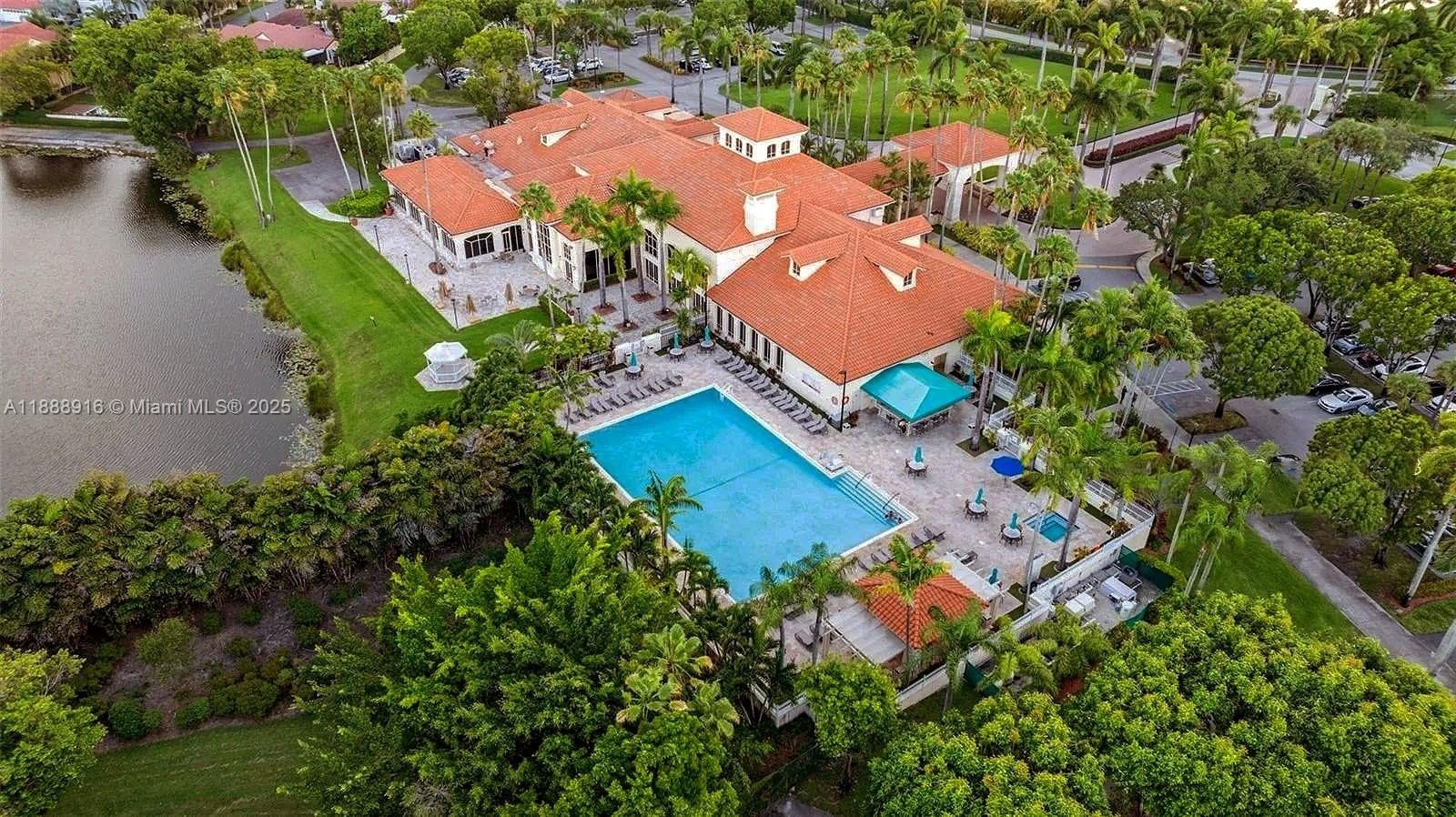 Doral, Florida, 33178, United States, 2 Bedrooms Bedrooms, ,2 BathroomsBathrooms,Residential,For Sale,1975384