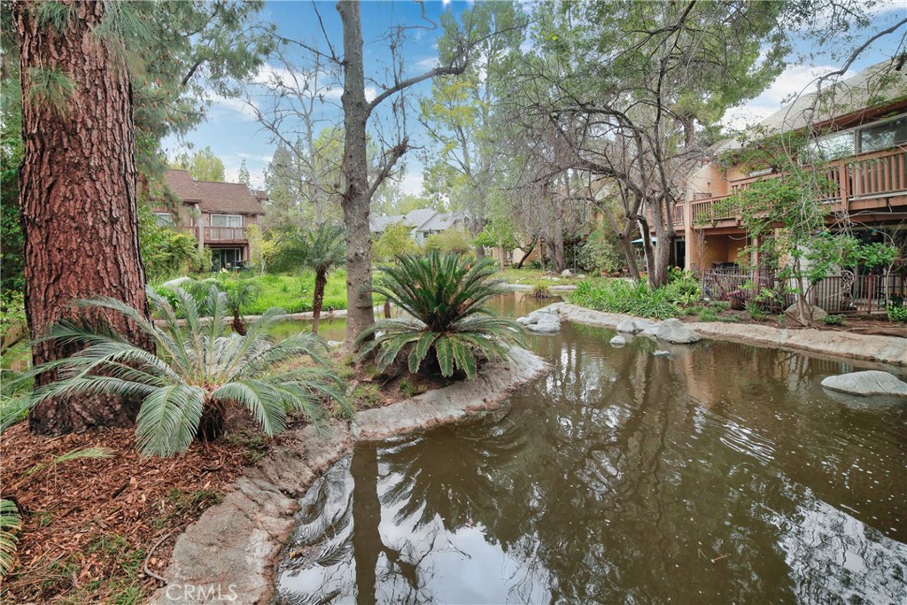 Canoga Park, California, 91303, United States, 2 Bedrooms Bedrooms, ,1 BathroomBathrooms,Residential,For Sale,1995813