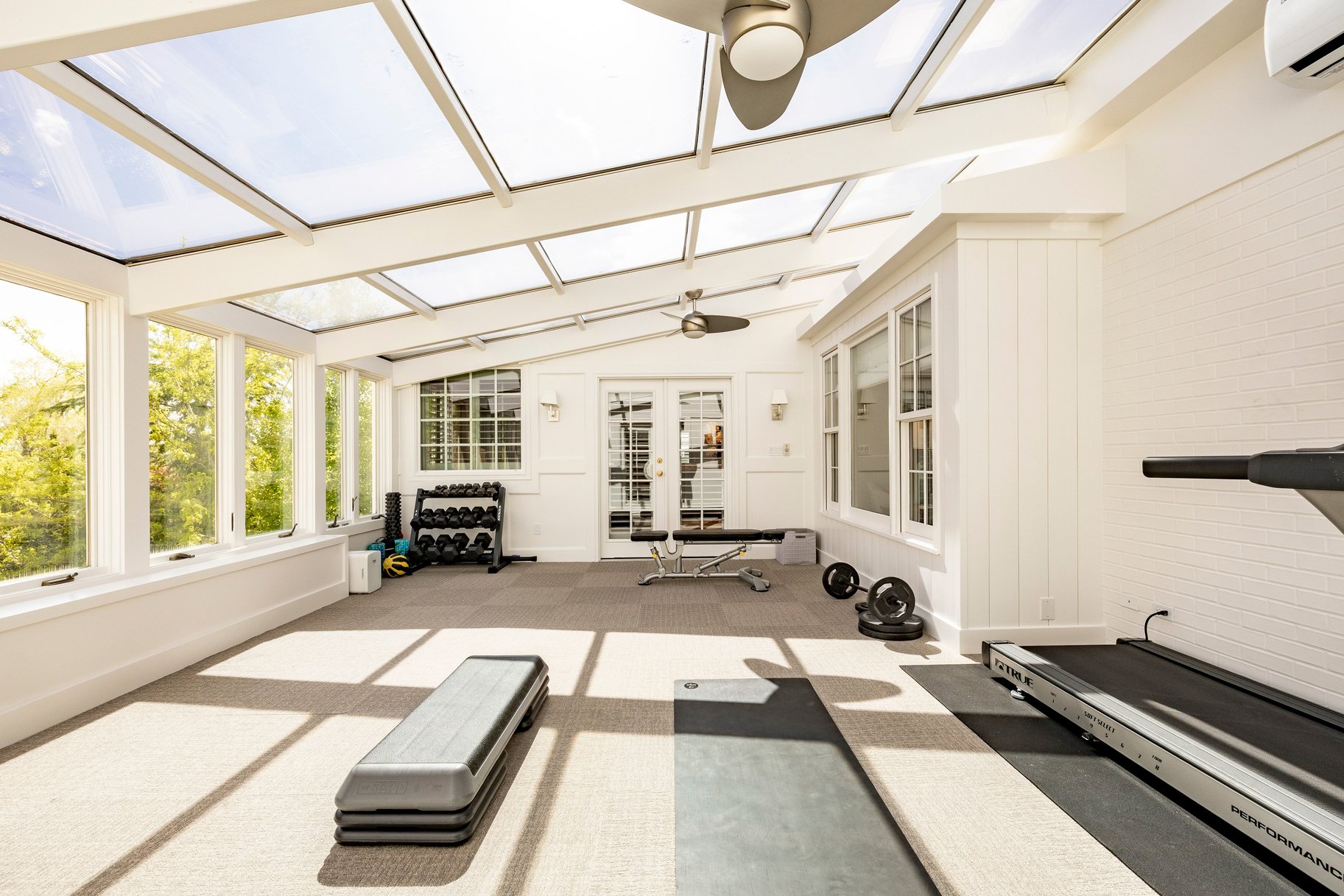  BEAUTIFULLY UPDATED FEDERAL HEIGHTS TWO STORY HOME - 物件實景