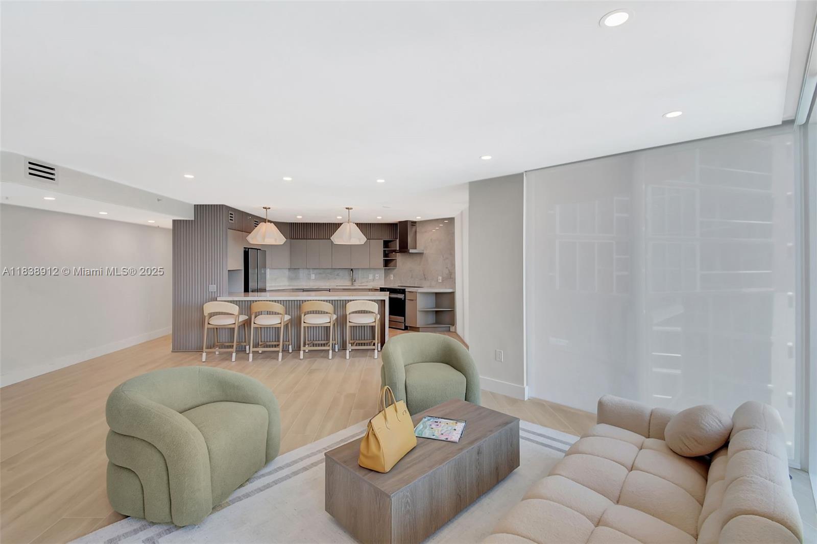 Aventura, Florida, 33180, United States, 2 Bedrooms Bedrooms, ,3 BathroomsBathrooms,Residential,For Sale,1910809