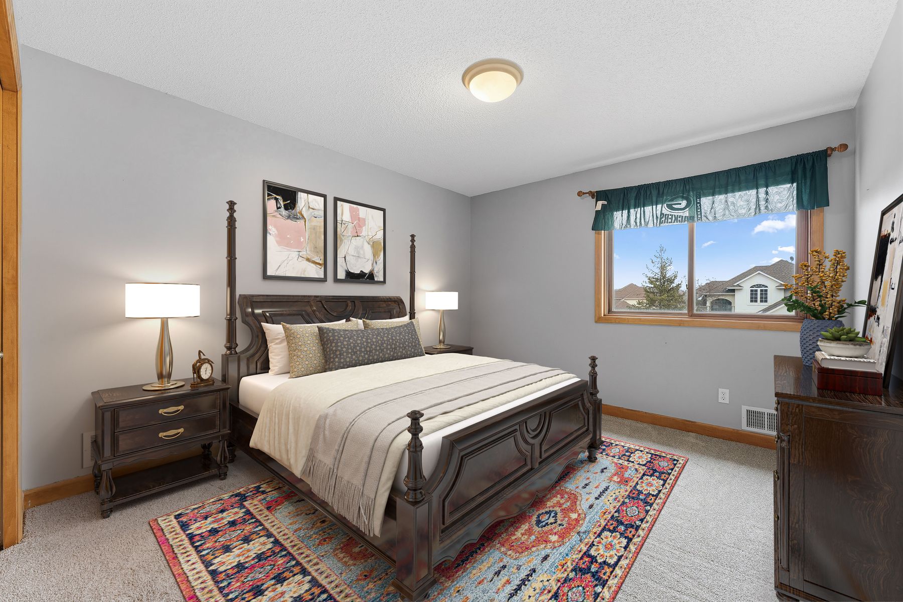  Updated Modified Two-Story on a Spacious Corner Lot - 物件實景