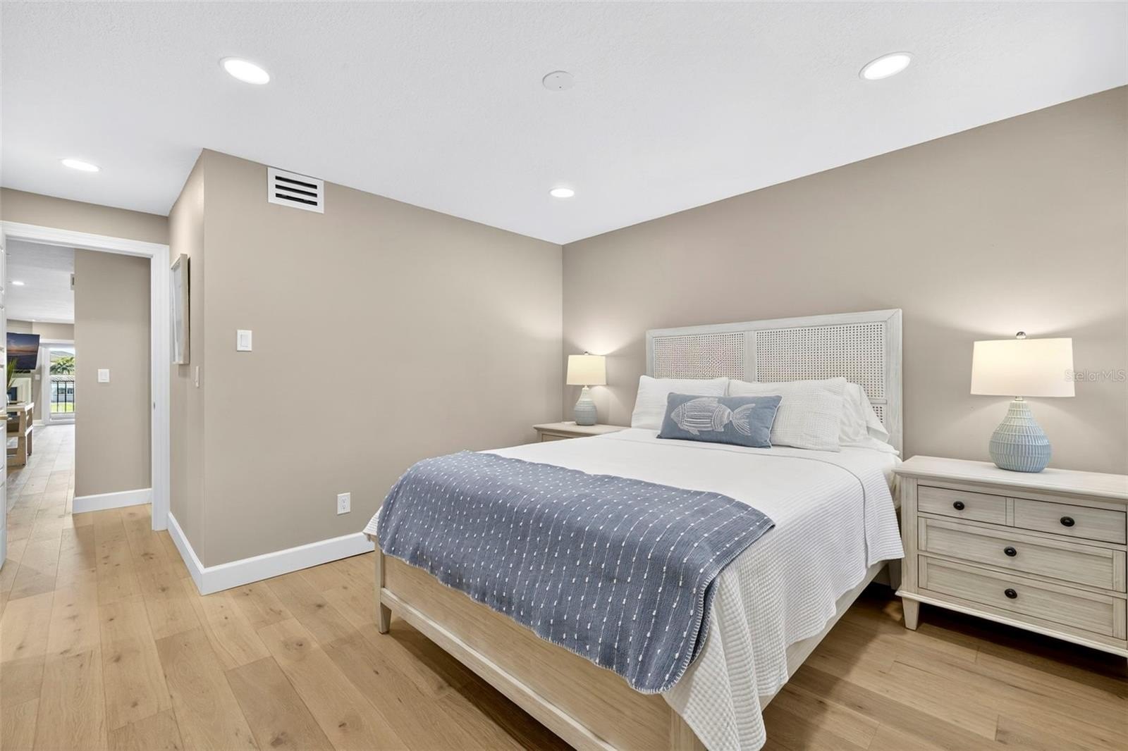 CLEARWATER BEACH, Florida, 33767, United States, 3 Bedrooms Bedrooms, ,3 BathroomsBathrooms,Residential,For Sale,1976812