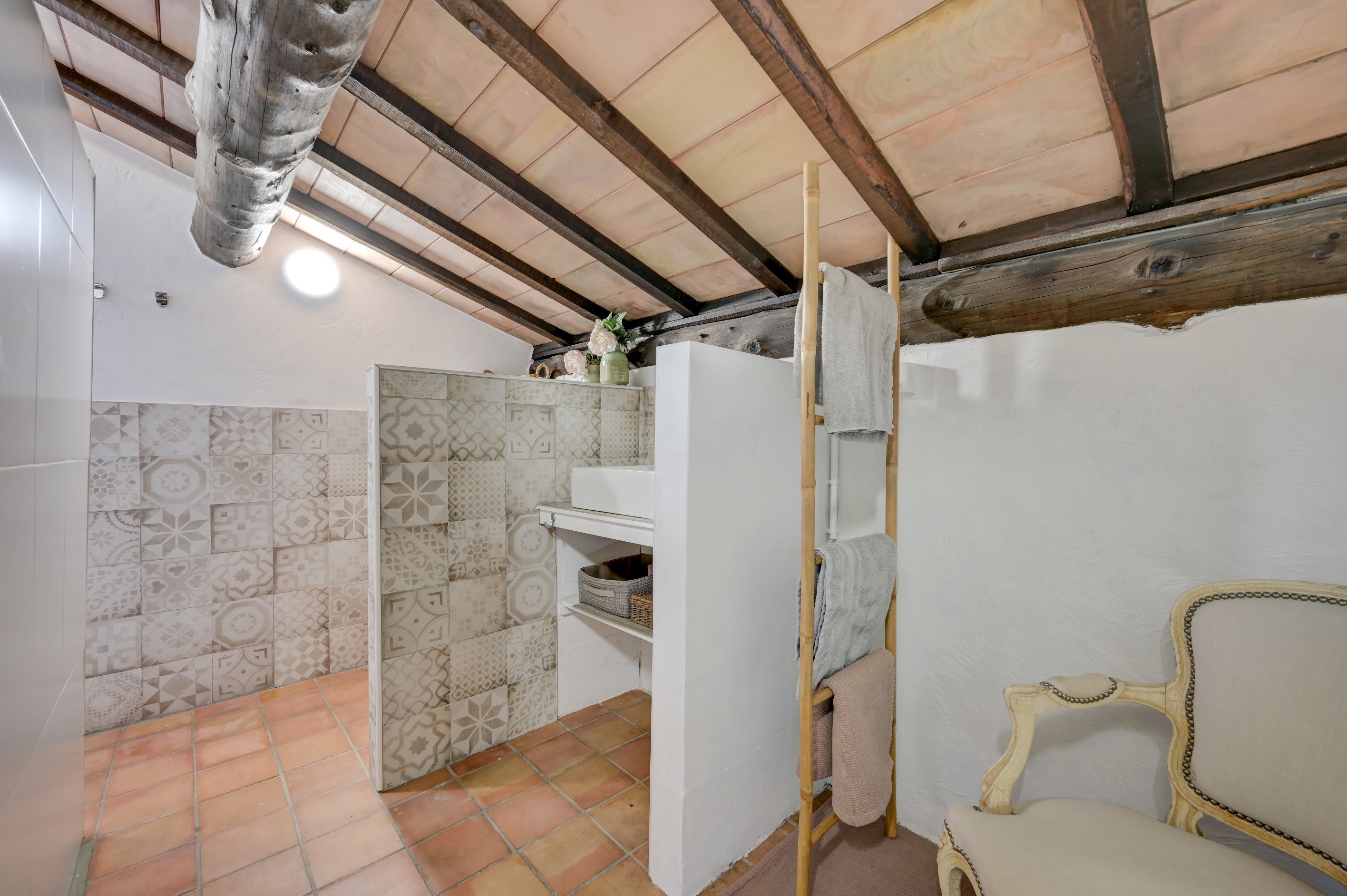  200 sqm Family Home on 6,256 sqm of Land – Close to Aix-en-Provence - 物件實景
