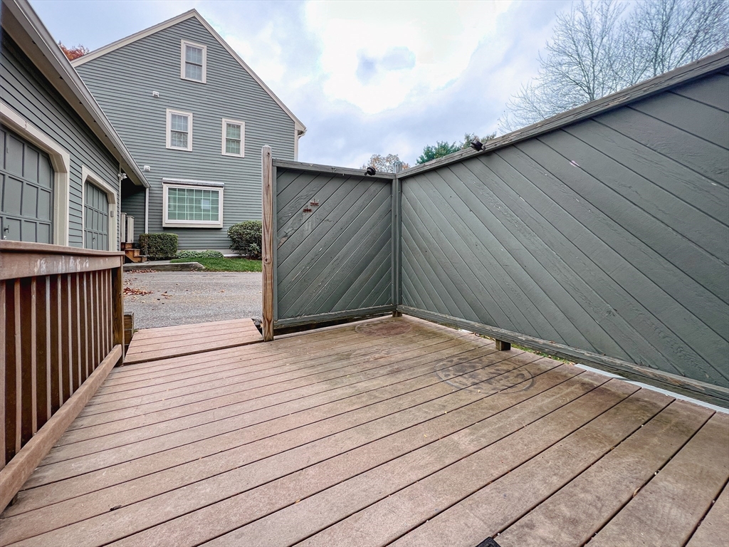 Shrewsbury, Massachusetts, 01545, United States, 2 Bedrooms Bedrooms, ,3 BathroomsBathrooms,Residential,For Sale,1987011