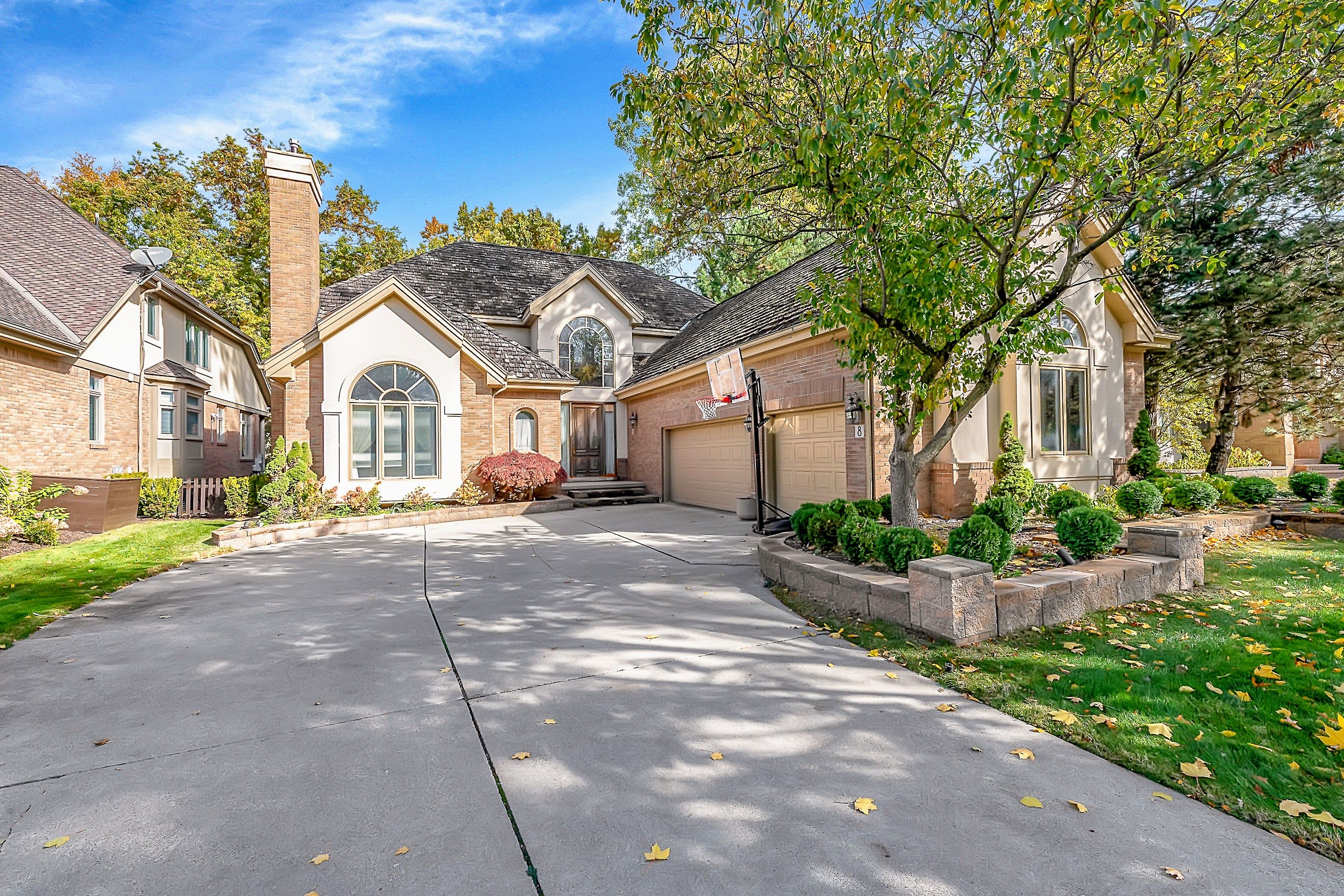 8 Gleneagles Court, Dearborn, Michigan, 48120, United States, 3 Bedrooms Bedrooms, ,5 BathroomsBathrooms,Residential,For Sale,8 Gleneagles Court,1542213