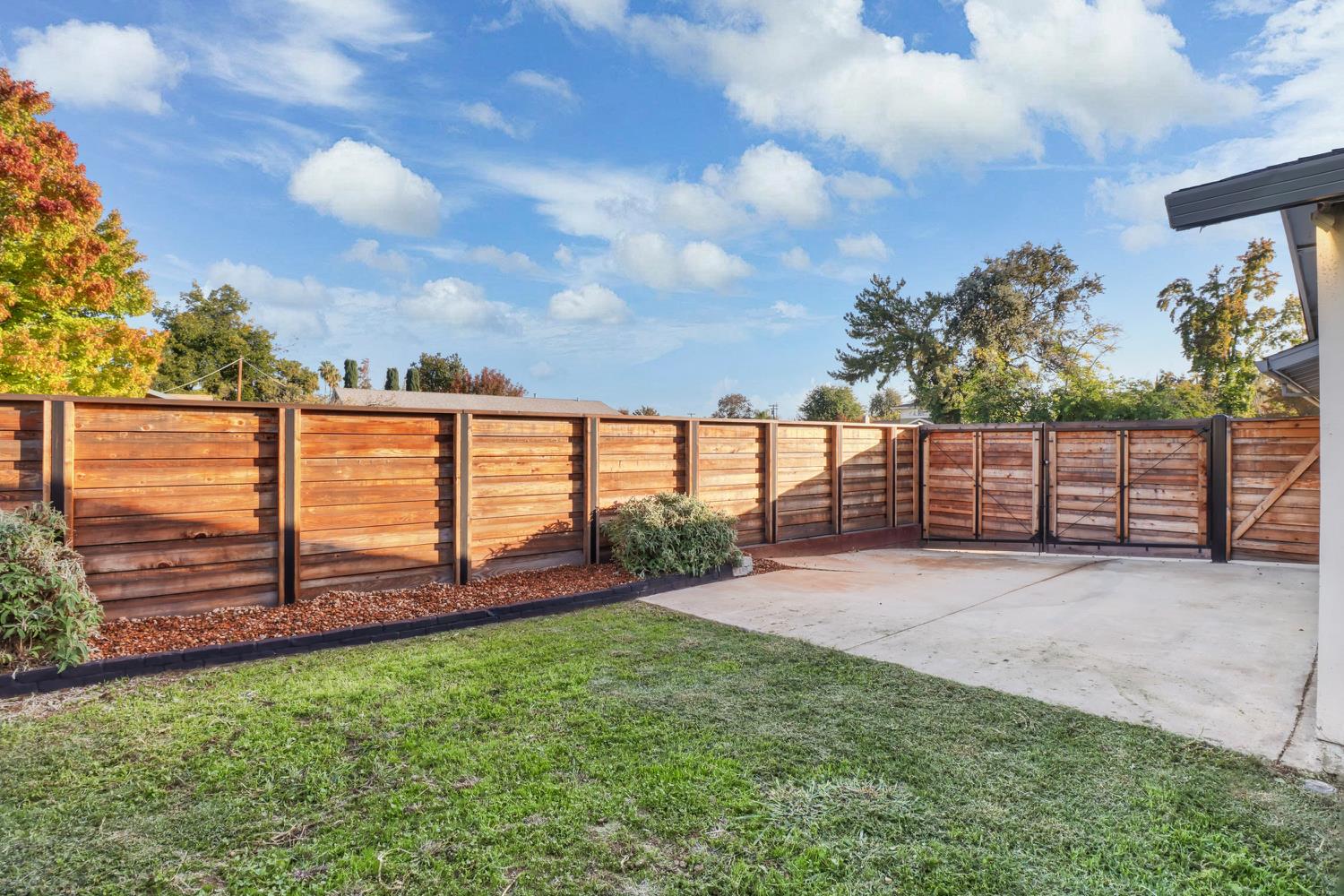 Sacramento, California, 95826, United States, 3 Bedrooms Bedrooms, ,2 BathroomsBathrooms,Residential,For Sale,1991468