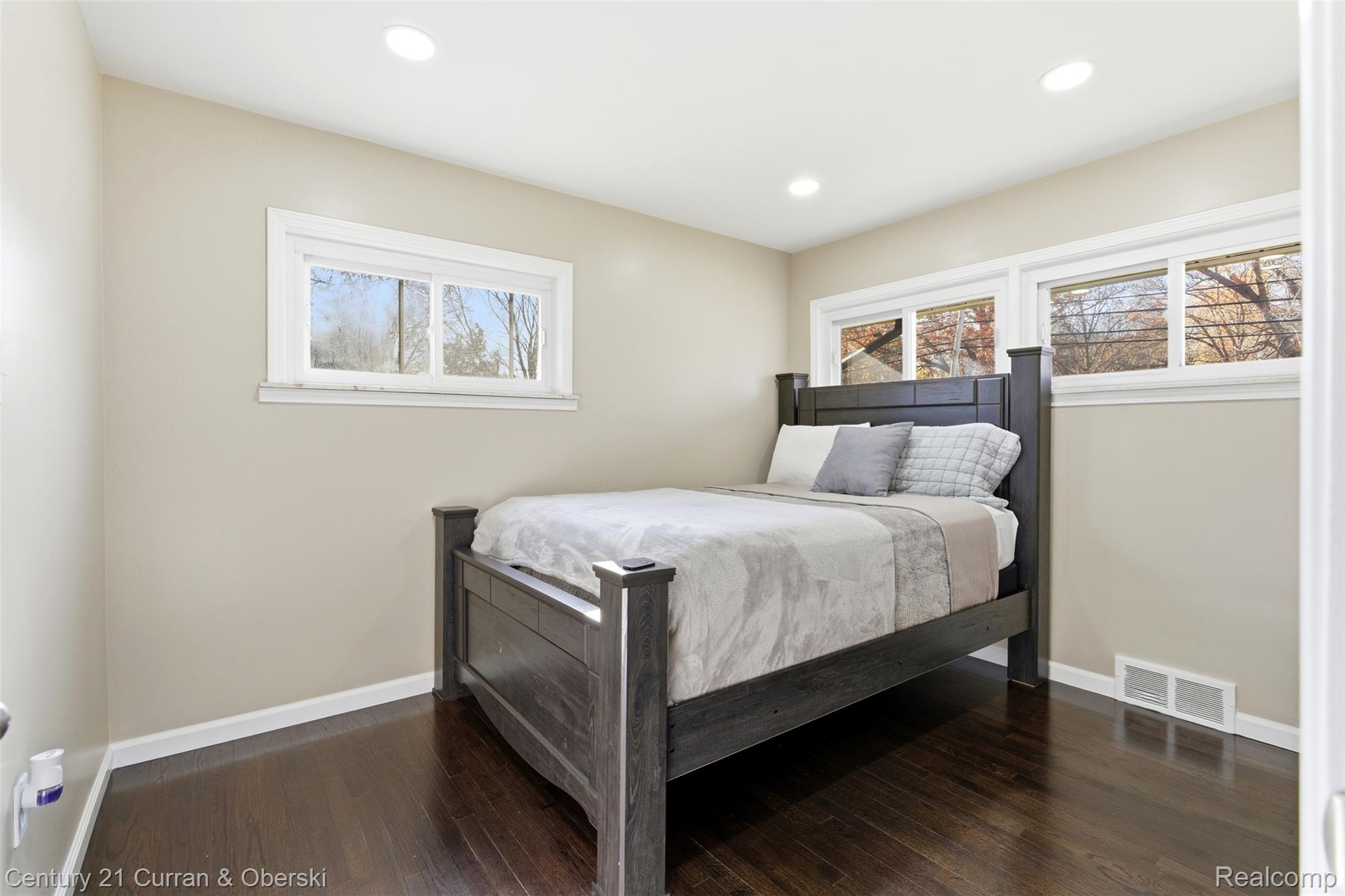 Brownstown Charter Township, Michigan, 48174, United States, 3 Bedrooms Bedrooms, ,2 BathroomsBathrooms,Residential,For Sale,1996649