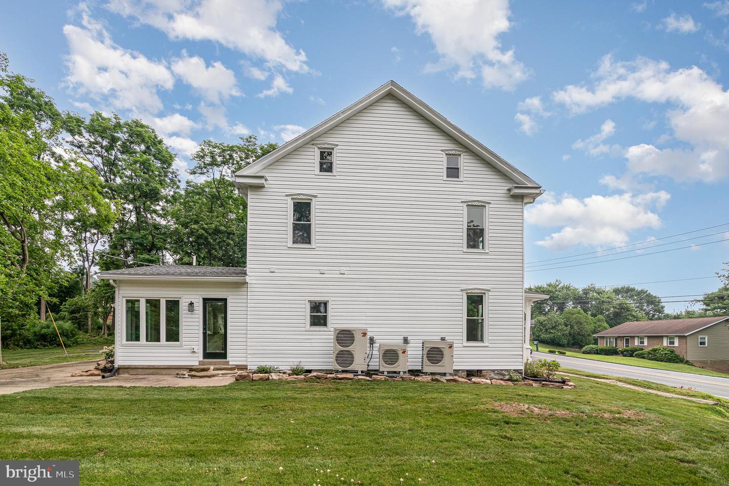 Harrisburg, Pennsylvania, 17112, United States, 5 Bedrooms Bedrooms, ,3 BathroomsBathrooms,Residential,For Sale,1890402