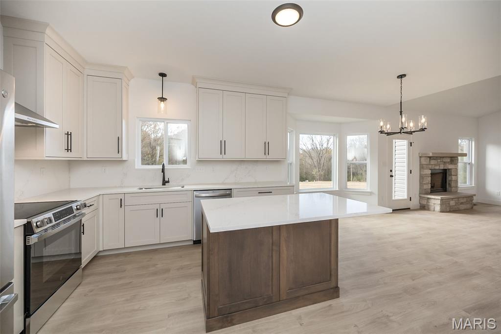 Troy, Missouri, 63379, United States, 3 Bedrooms Bedrooms, ,2 BathroomsBathrooms,Residential,For Sale,1993491