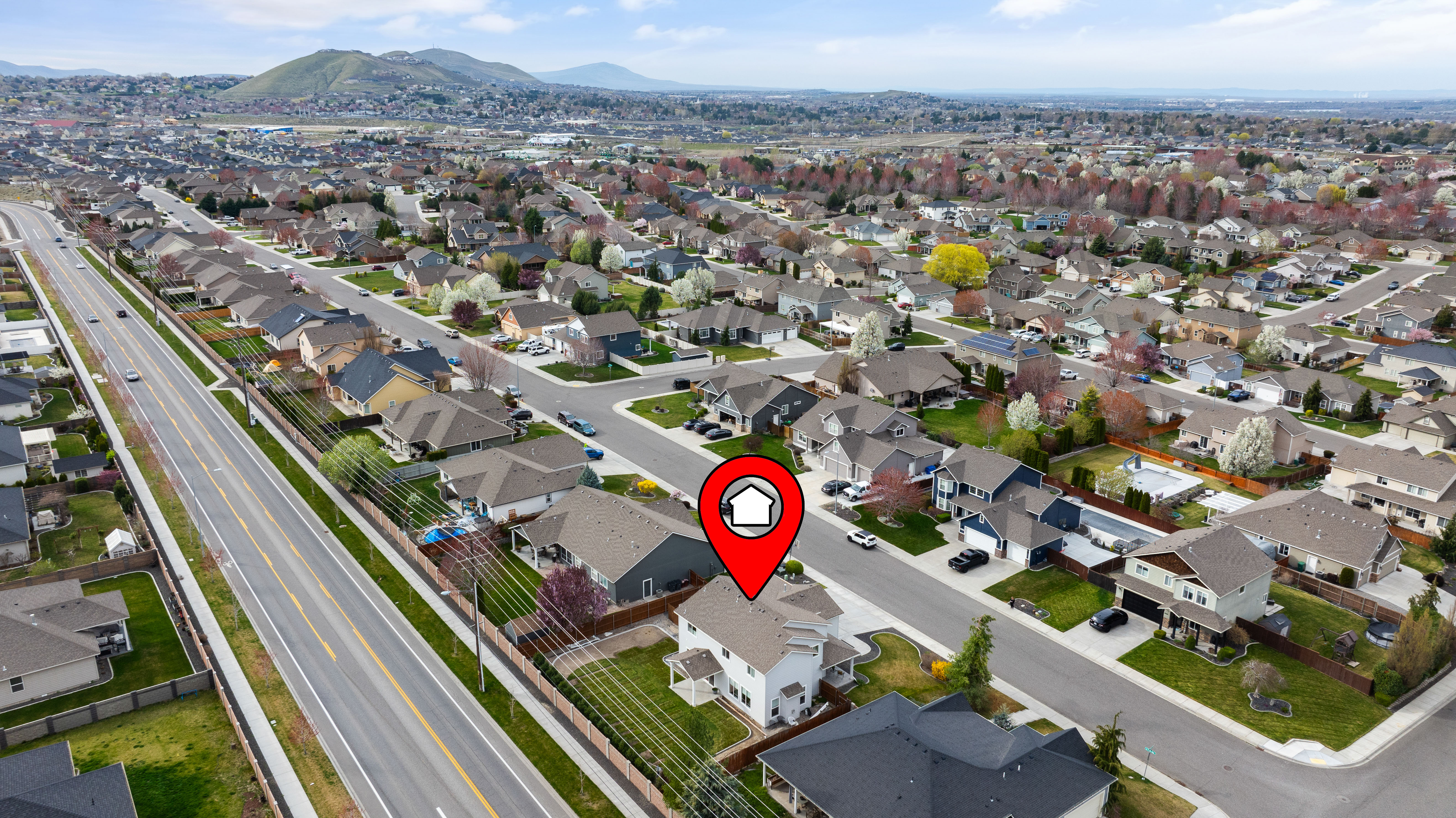  Immaculate 2-Story in ?The Park? - 物件實景