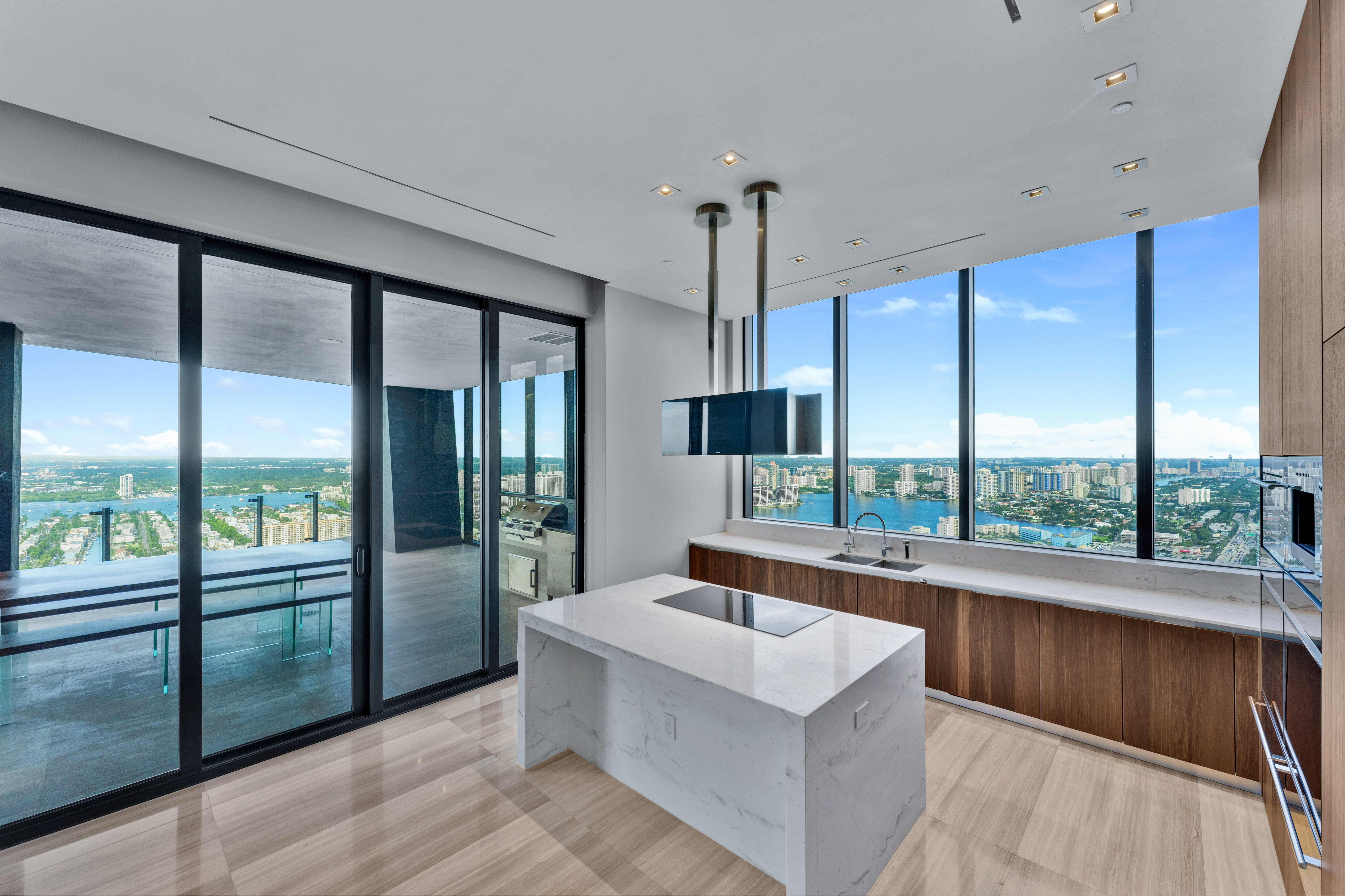  17141 Collins Ave, Sunny Isles Beach, FL, 33160 - 物件實景