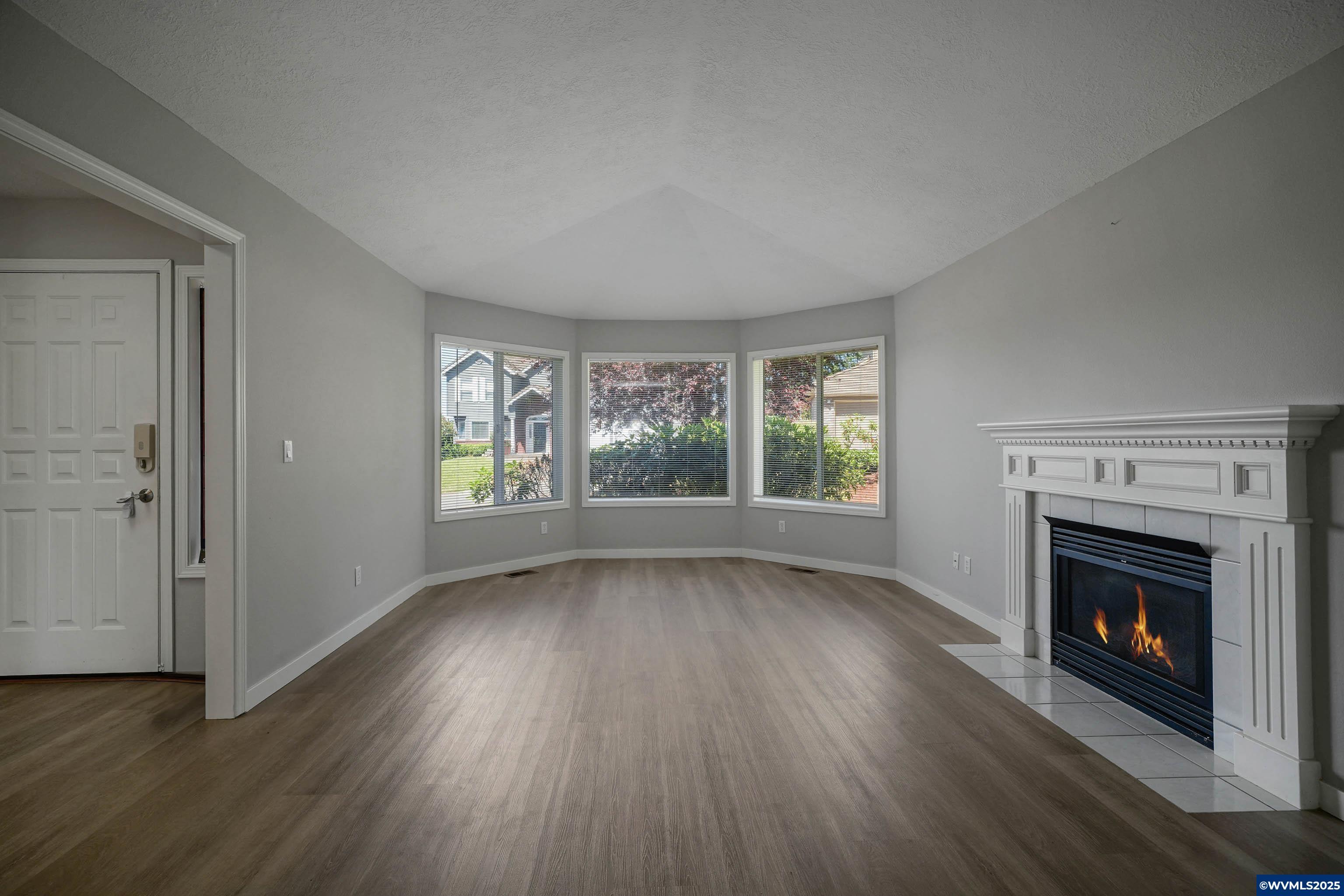 Salem, Oregon, 97304, United States, 3 Bedrooms Bedrooms, ,2 BathroomsBathrooms,Residential,For Sale,1838478