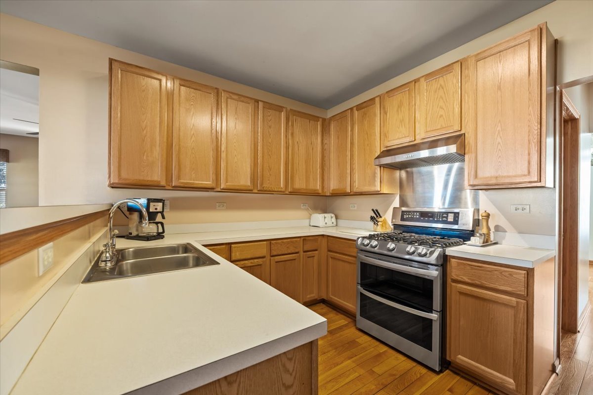 West Chicago, Illinois, 60185, United States, 4 Bedrooms Bedrooms, ,4 BathroomsBathrooms,Residential,For Sale,1981080