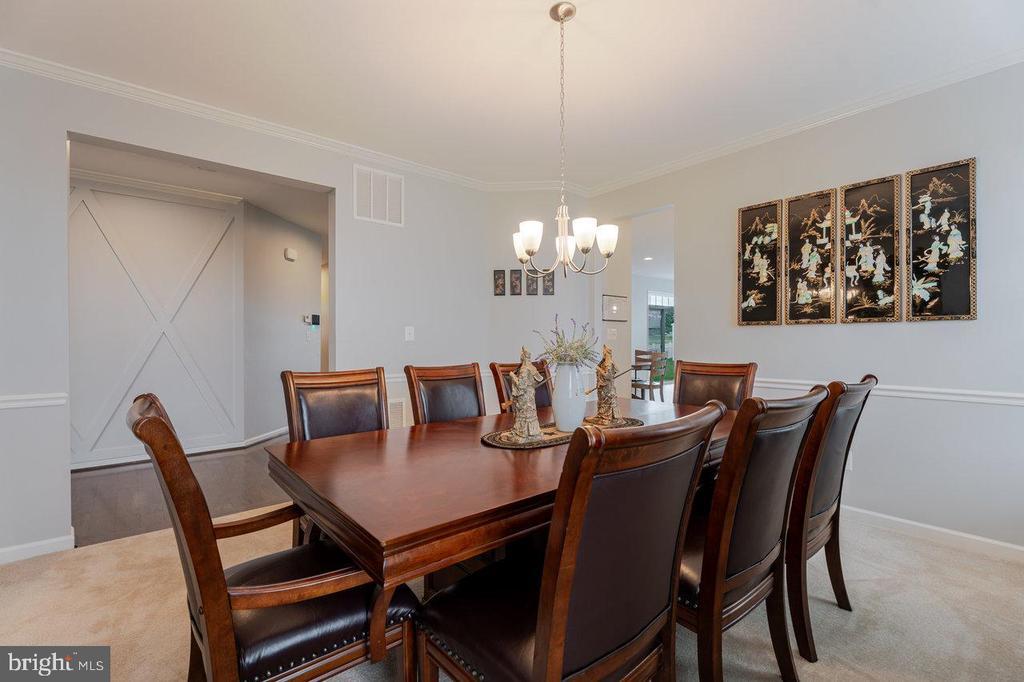 Charles Town, West Virginia, 25414, United States, 4 Bedrooms Bedrooms, ,5 BathroomsBathrooms,Residential,For Sale,1965453