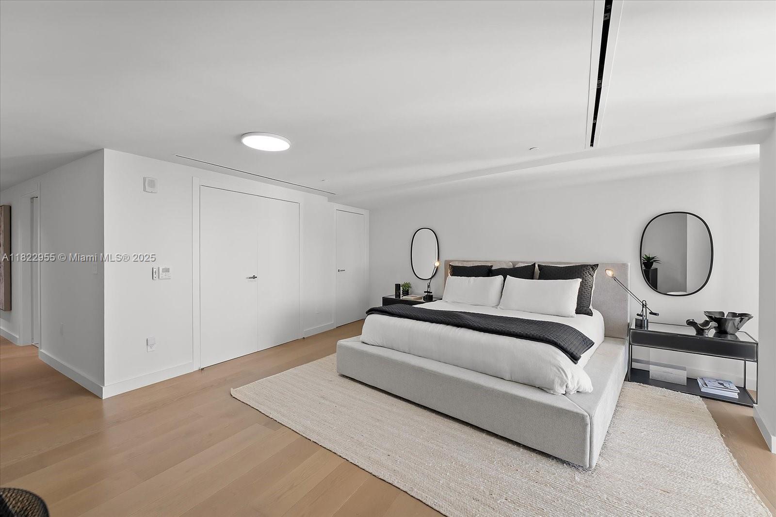 Miami Beach, Florida, 33140, United States, 4 Bedrooms Bedrooms, ,5 BathroomsBathrooms,Residential,For Sale,1949719