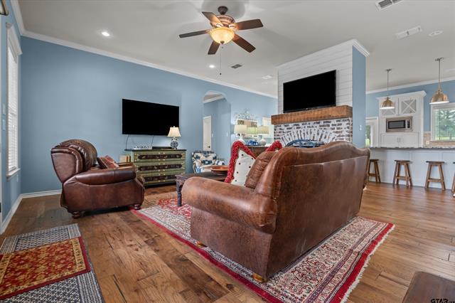 Lindale, Texas, 75771, United States, 3 Bedrooms Bedrooms, ,2 BathroomsBathrooms,Residential,For Sale,2019354
