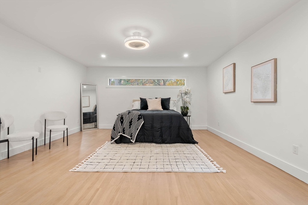 Weston, Massachusetts, 02493, United States, 4 Bedrooms Bedrooms, ,5 BathroomsBathrooms,Residential,For Sale,1989089