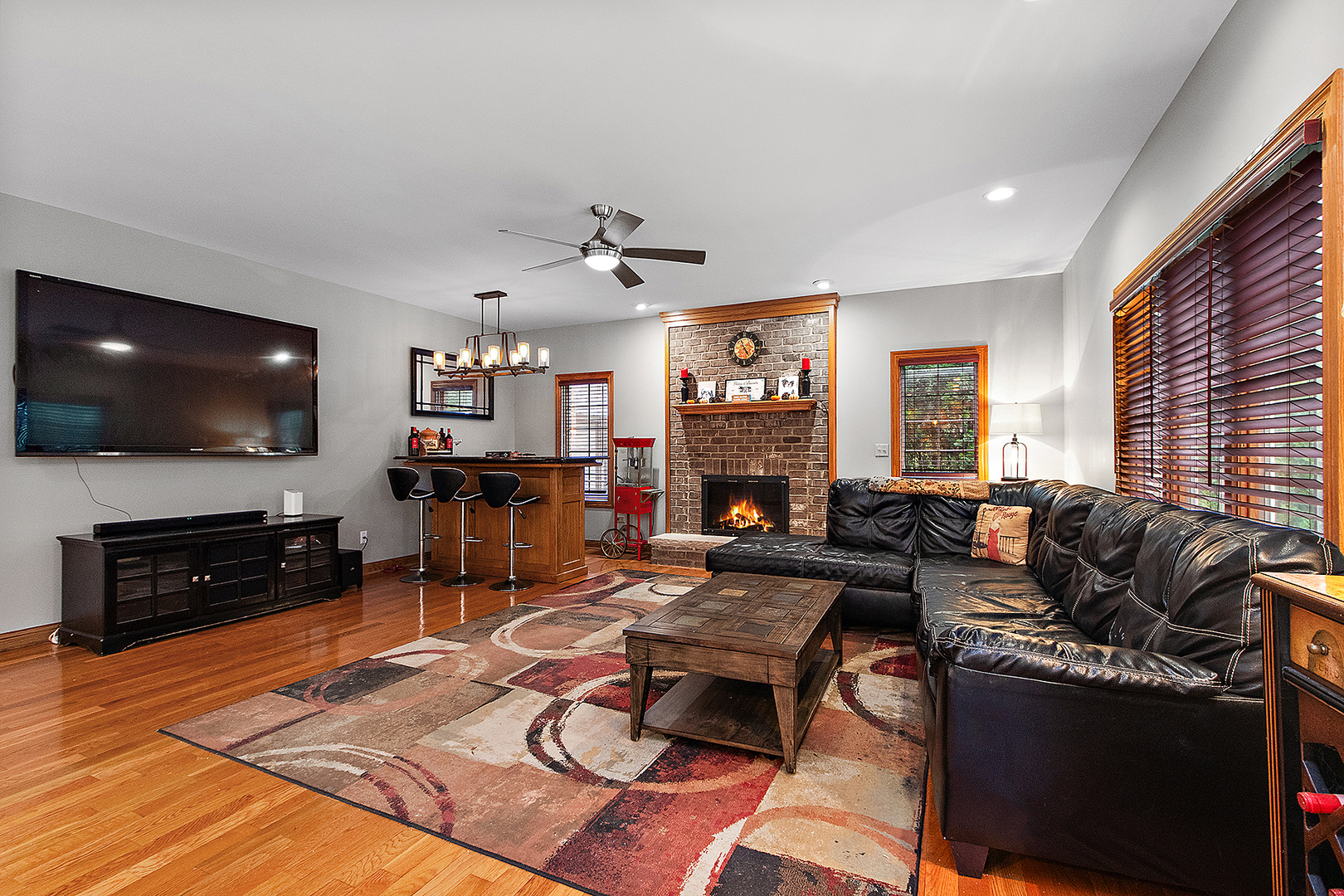 New Lenox, Illinois, 60451, United States, 4 Bedrooms Bedrooms, ,3 BathroomsBathrooms,Residential,For Sale,1974634