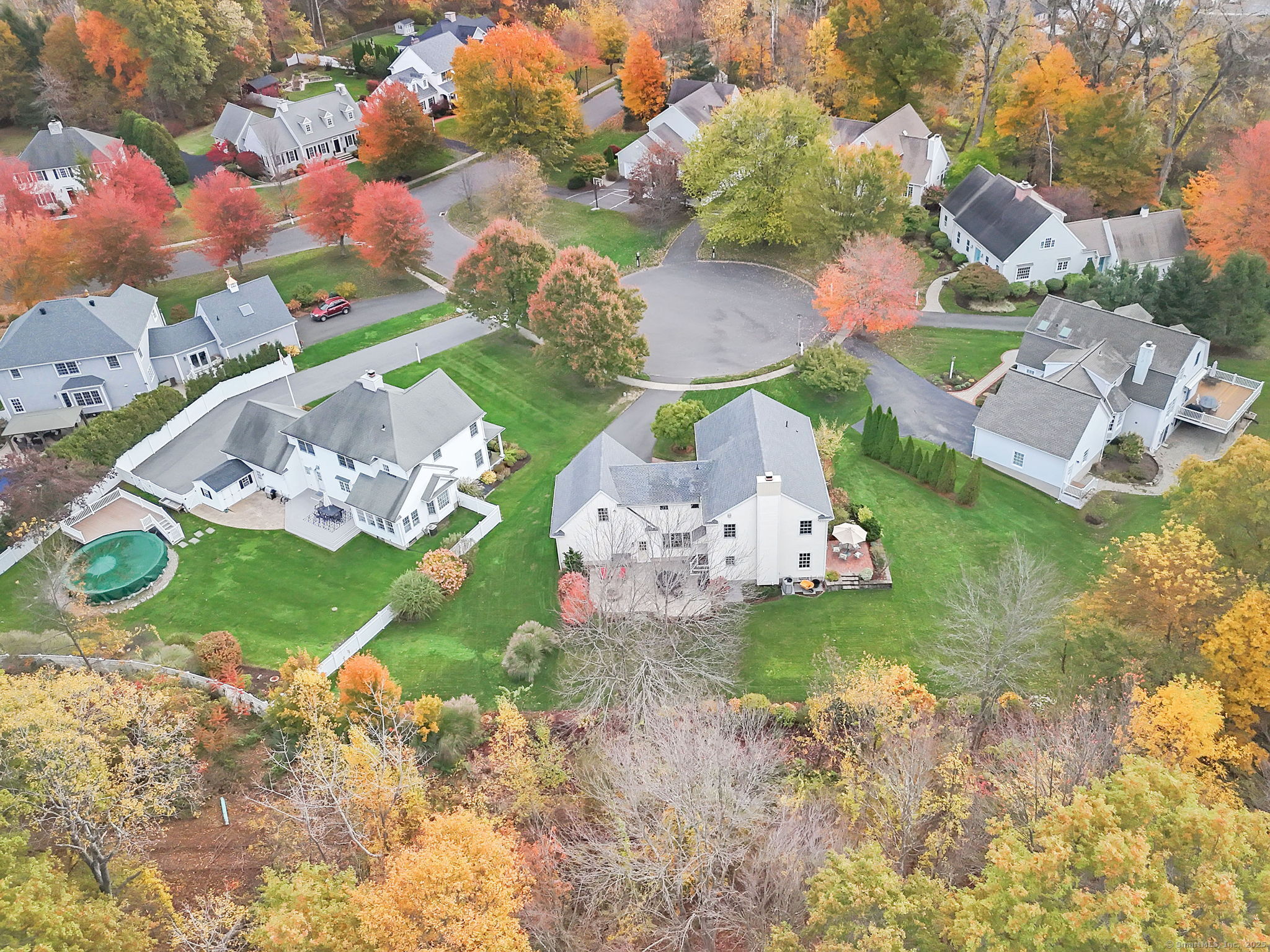 Suffield, Connecticut, 06078, United States, 4 Bedrooms Bedrooms, ,3 BathroomsBathrooms,Residential,For Sale,1988055