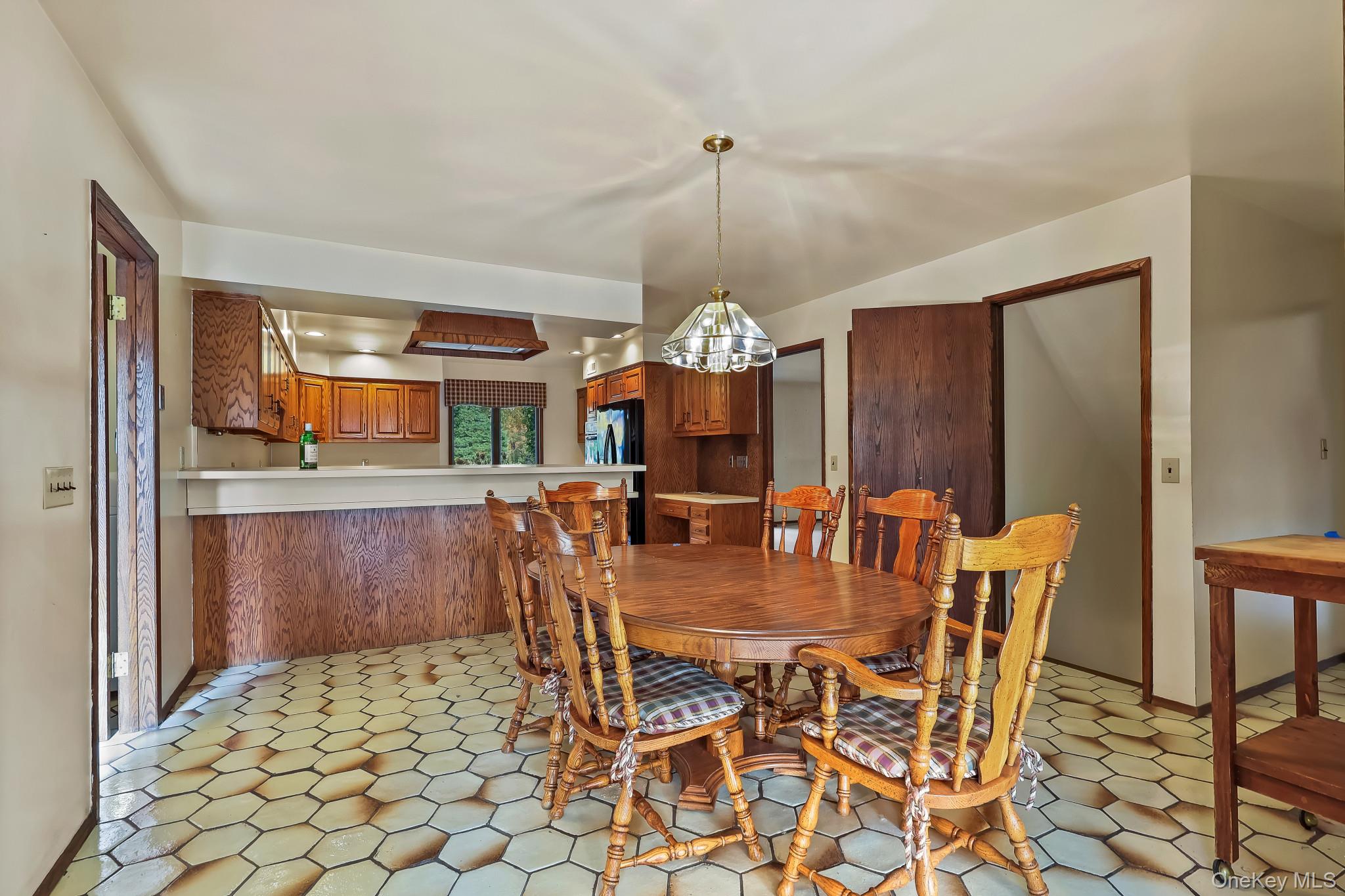 Harrison, New York, 10528, United States, 4 Bedrooms Bedrooms, ,5 BathroomsBathrooms,Residential,For Sale,1989402