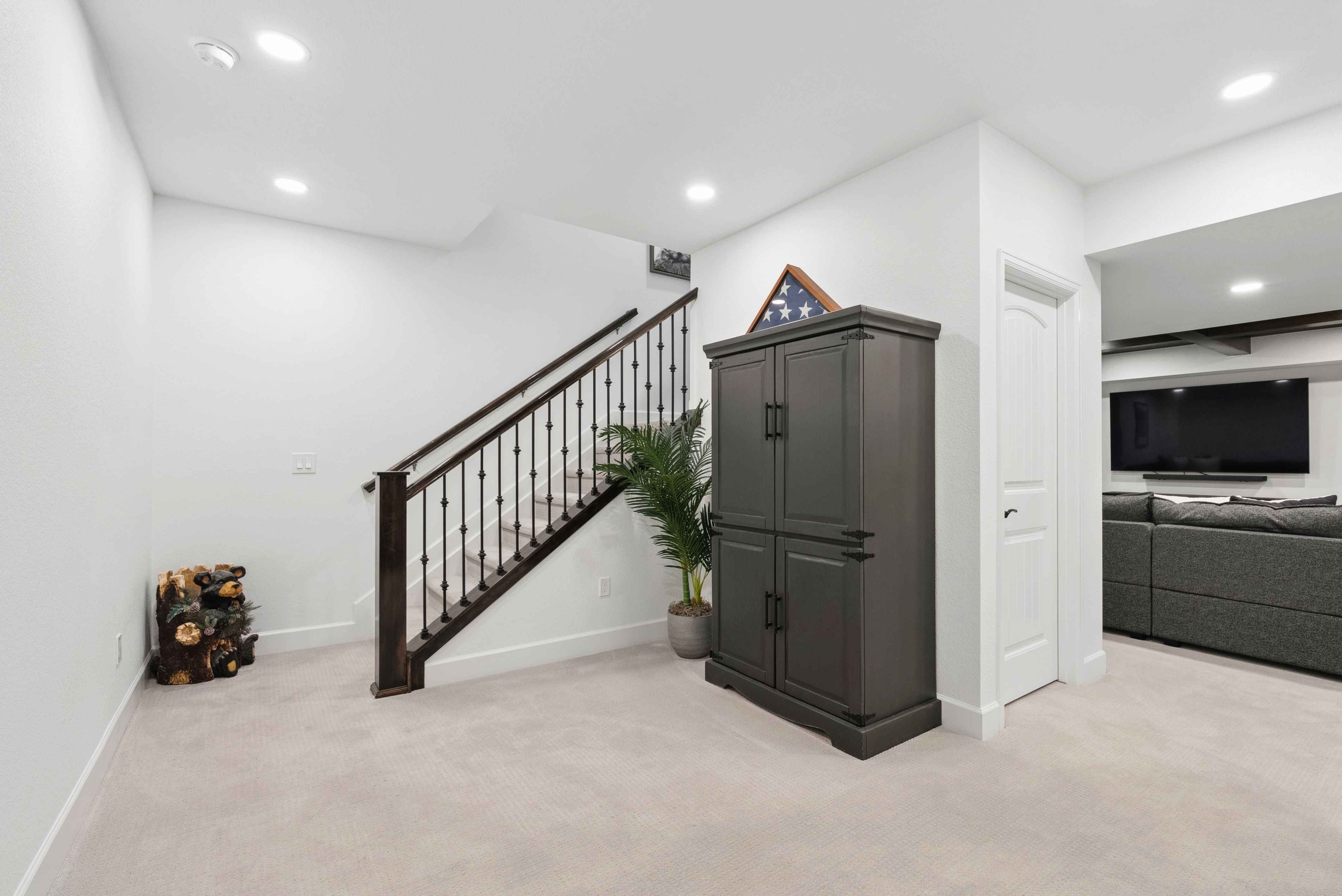  Newer construction, thoughtful design, and beautifully scaled spaces - 物件實景