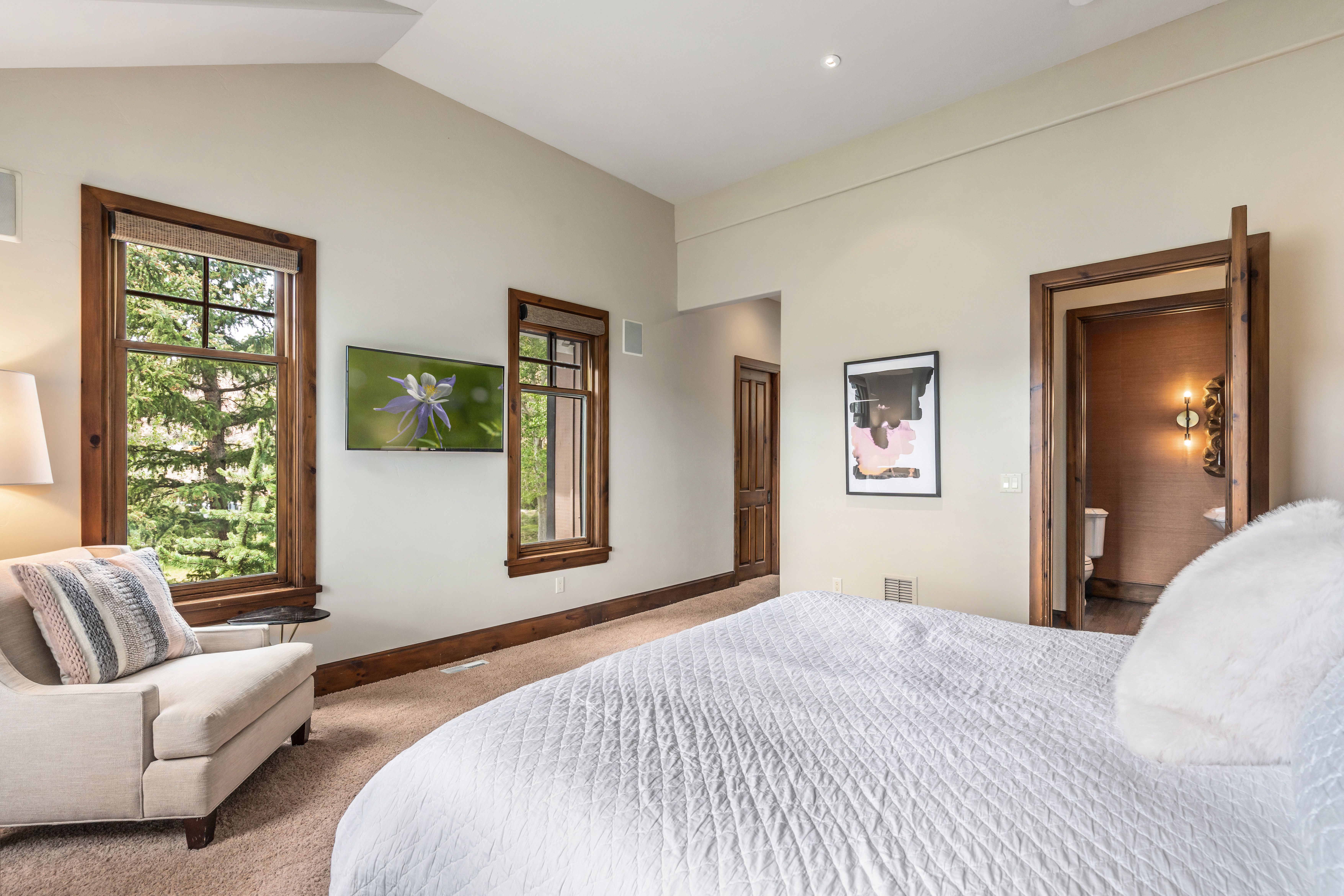  Cordillera Valley Club Home that Checks Every Box & This One Does it Quietly - 物件實景