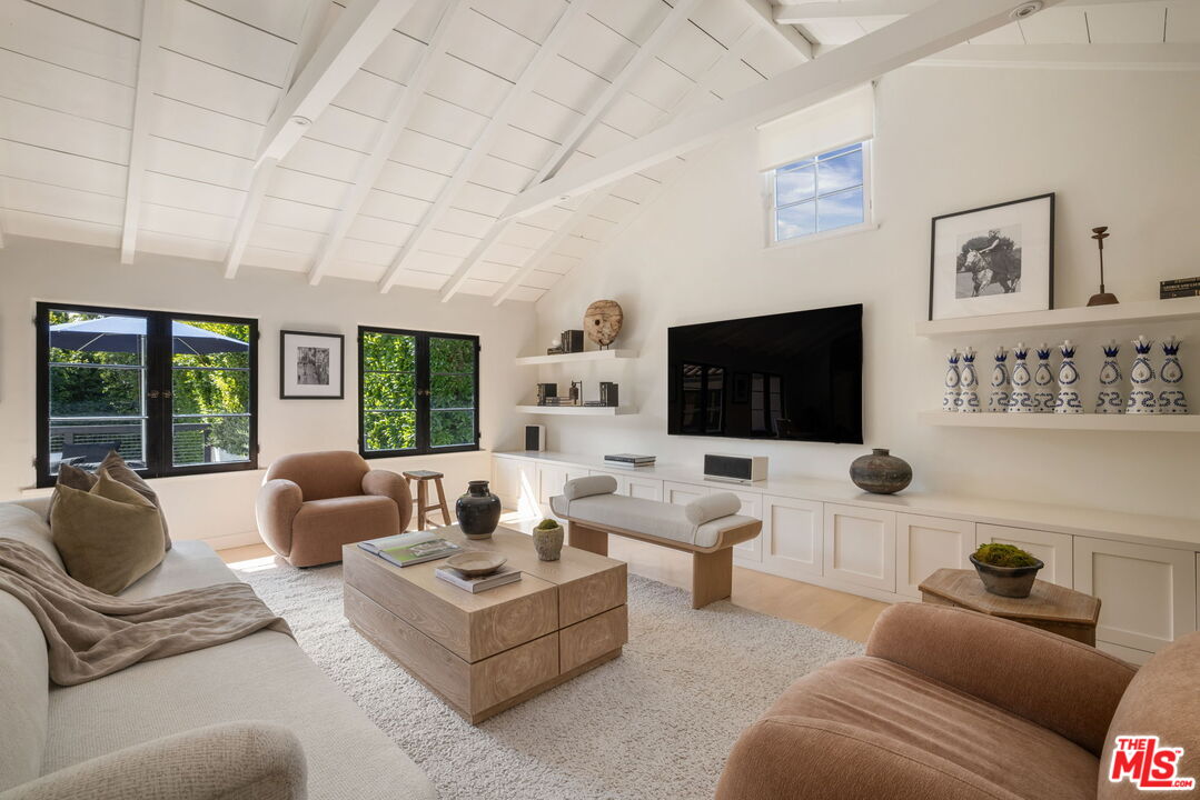 West Hollywood, California, 90048, United States, 3 Bedrooms Bedrooms, ,1 BathroomBathrooms,Residential,For Sale,1993483