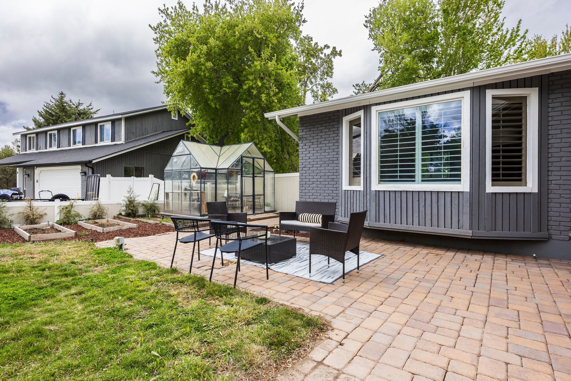  Sandy Gem Near the Canyons with Beautiful Backyard Living - 物件實景