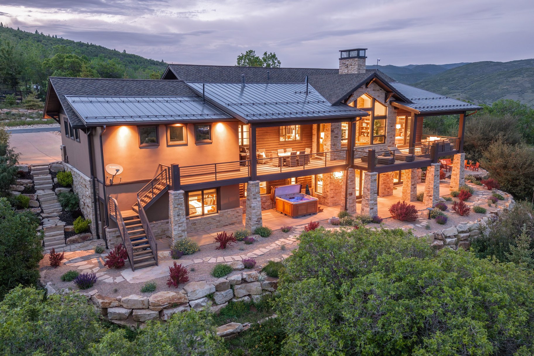  Luxury Custom Home in the Coveted Woods of Parleys Lane - 物件實景