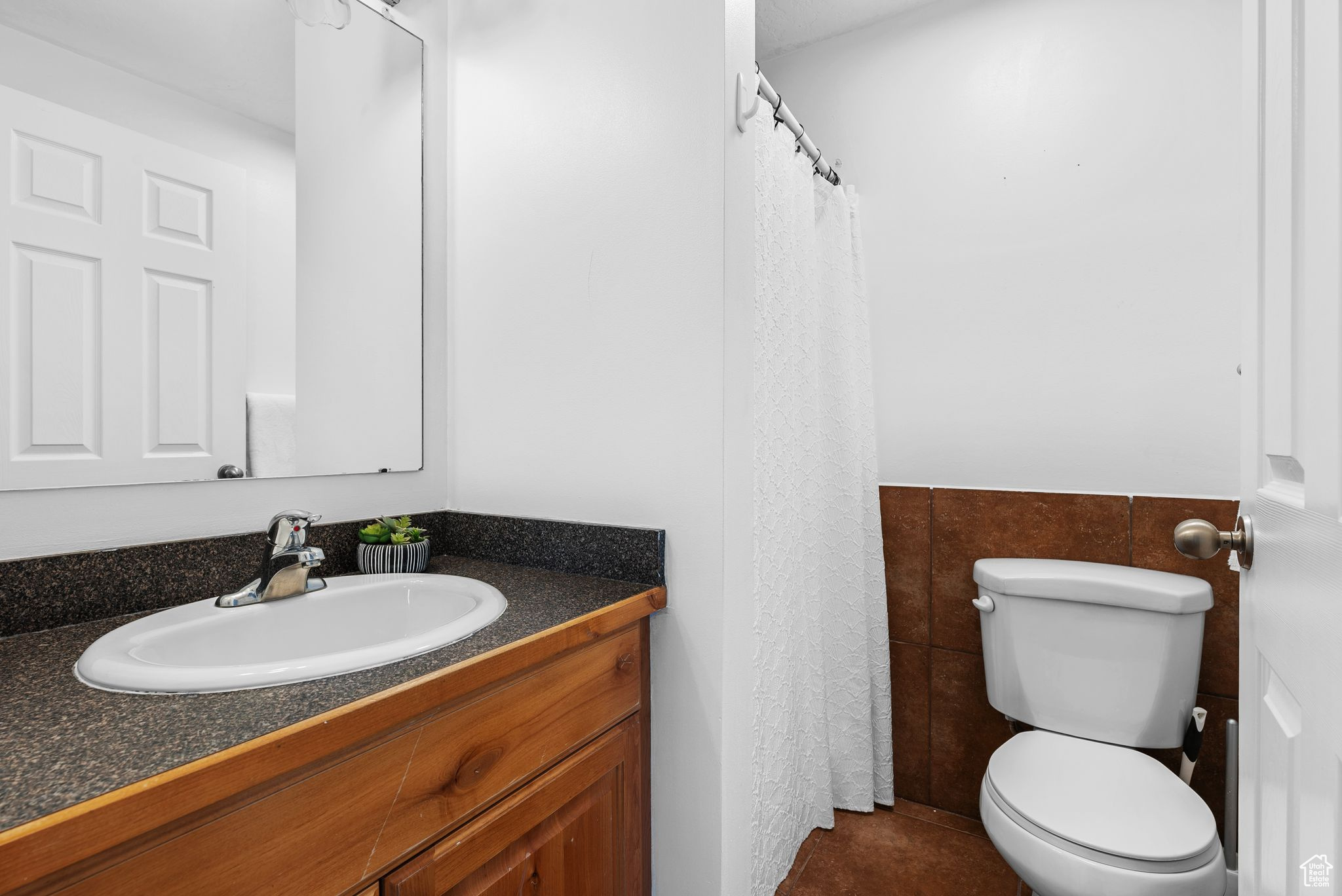 Taylorsville, Utah, 84129, United States, 5 Bedrooms Bedrooms, ,1 BathroomBathrooms,Residential,For Sale,1957642