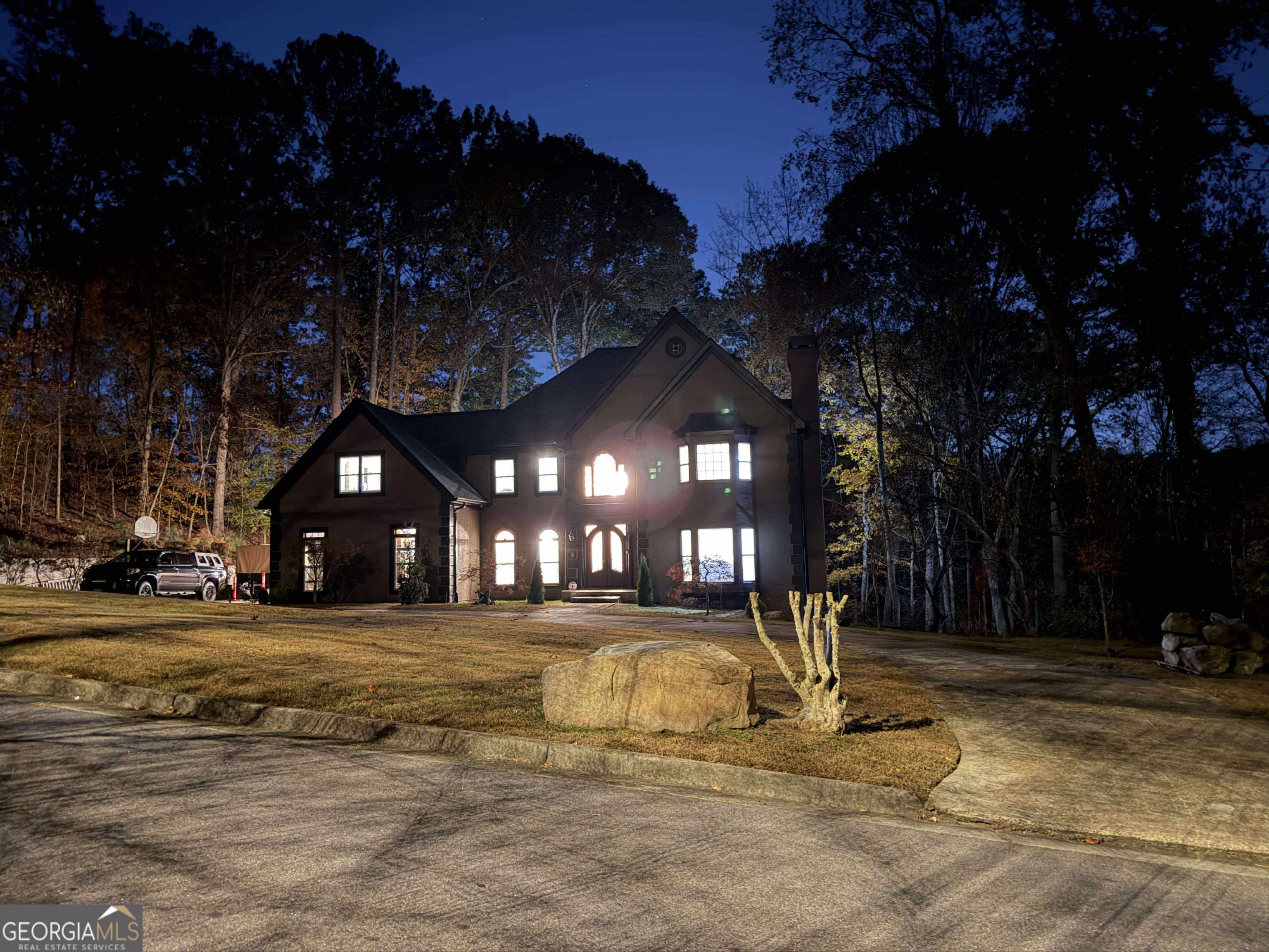 Atlanta, Georgia, 30350, United States, 8 Bedrooms Bedrooms, ,6 BathroomsBathrooms,Residential,For Sale,1992514