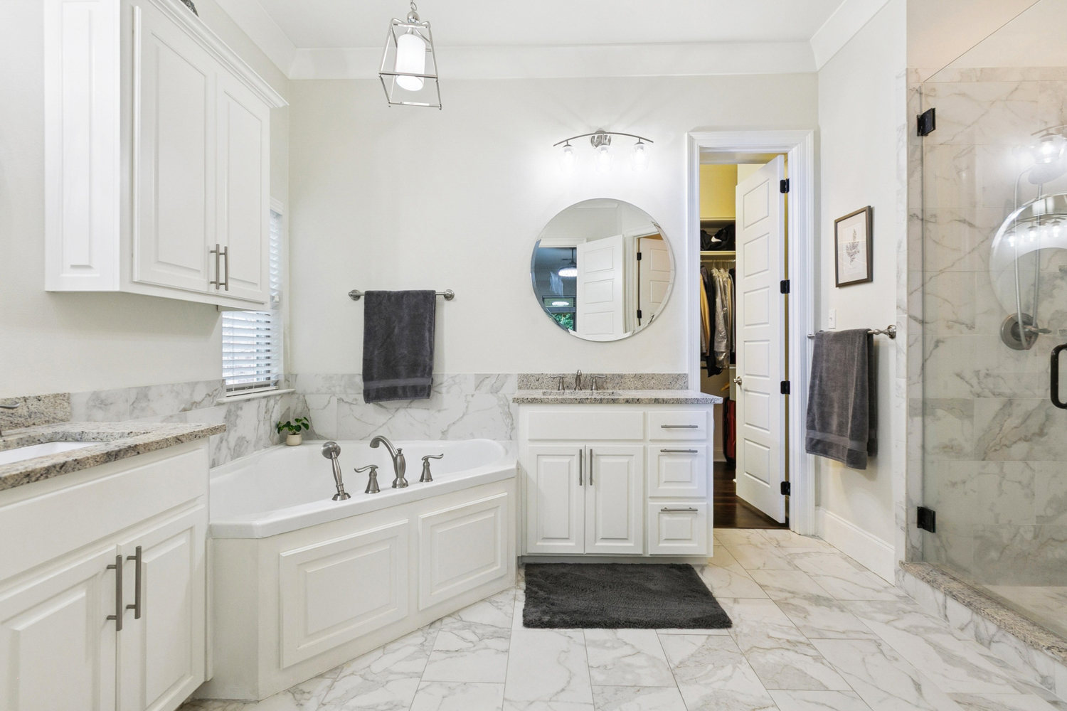 Baton Rouge, Louisiana, 70817, United States, 4 Bedrooms Bedrooms, ,4 BathroomsBathrooms,Residential,For Sale,1804981